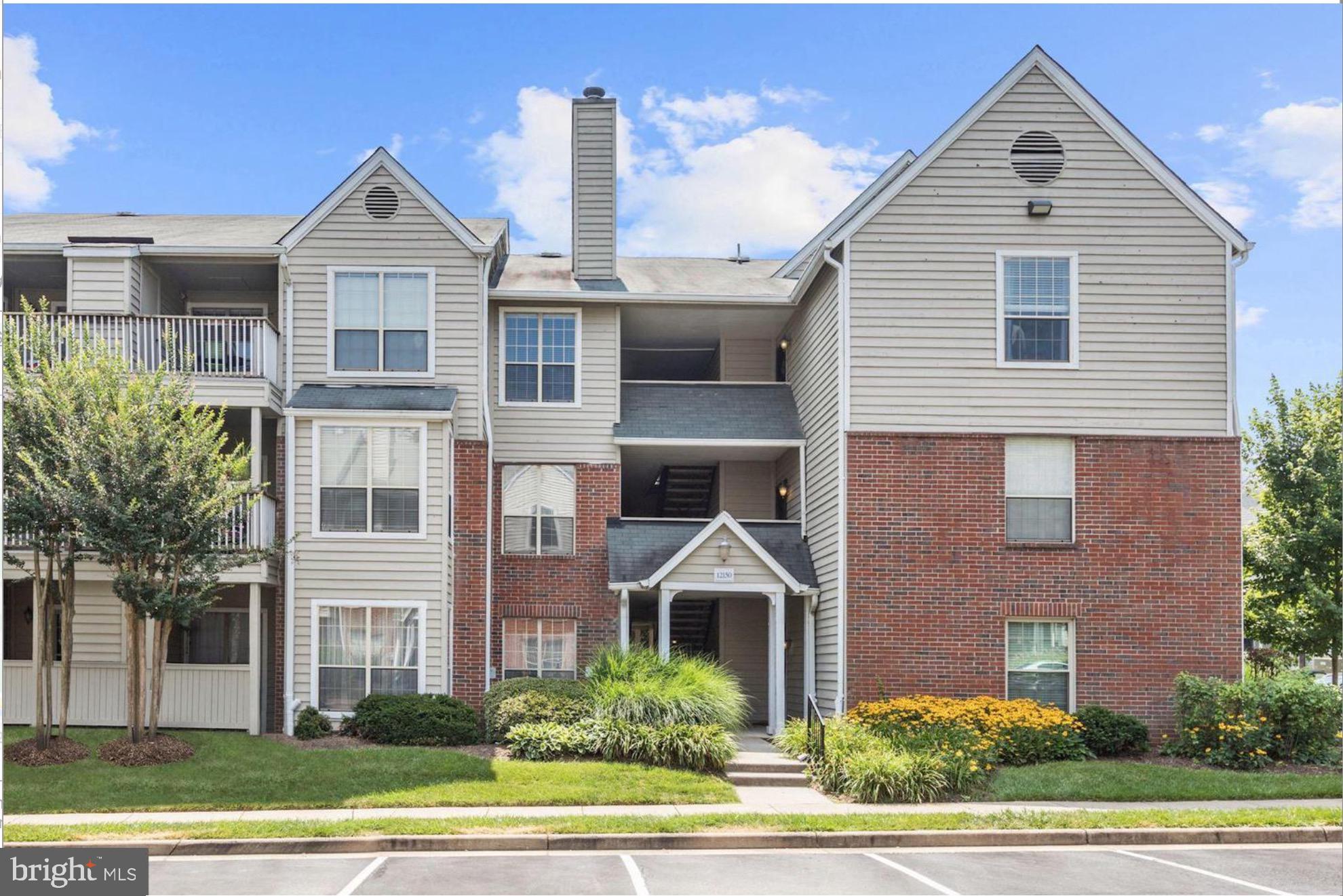 PENDERBROOK SQUARE CONDOMINIUMS - Residential