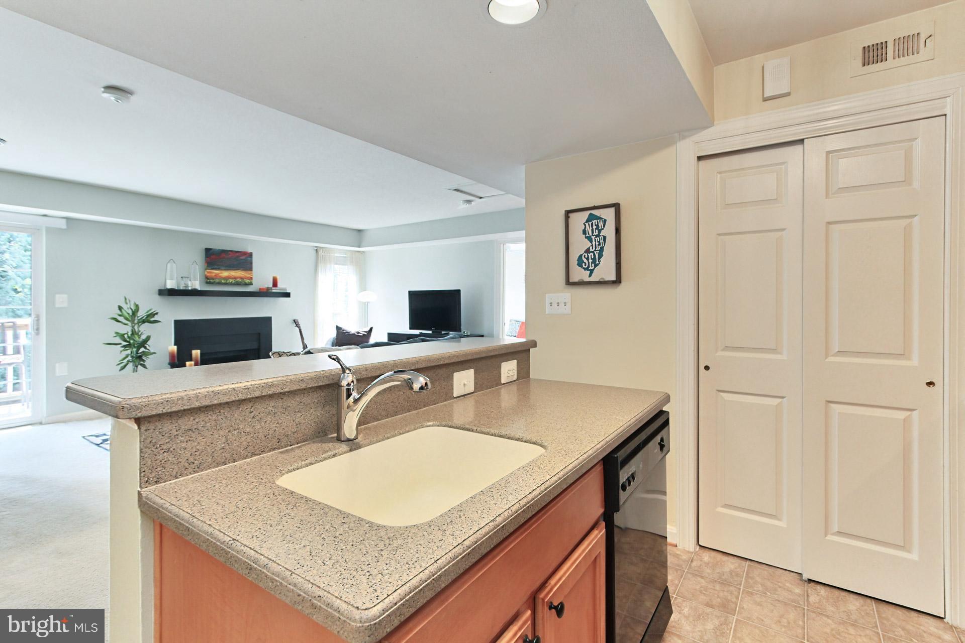 PENDERBROOK SQUARE CONDOMINIUMS - Residential