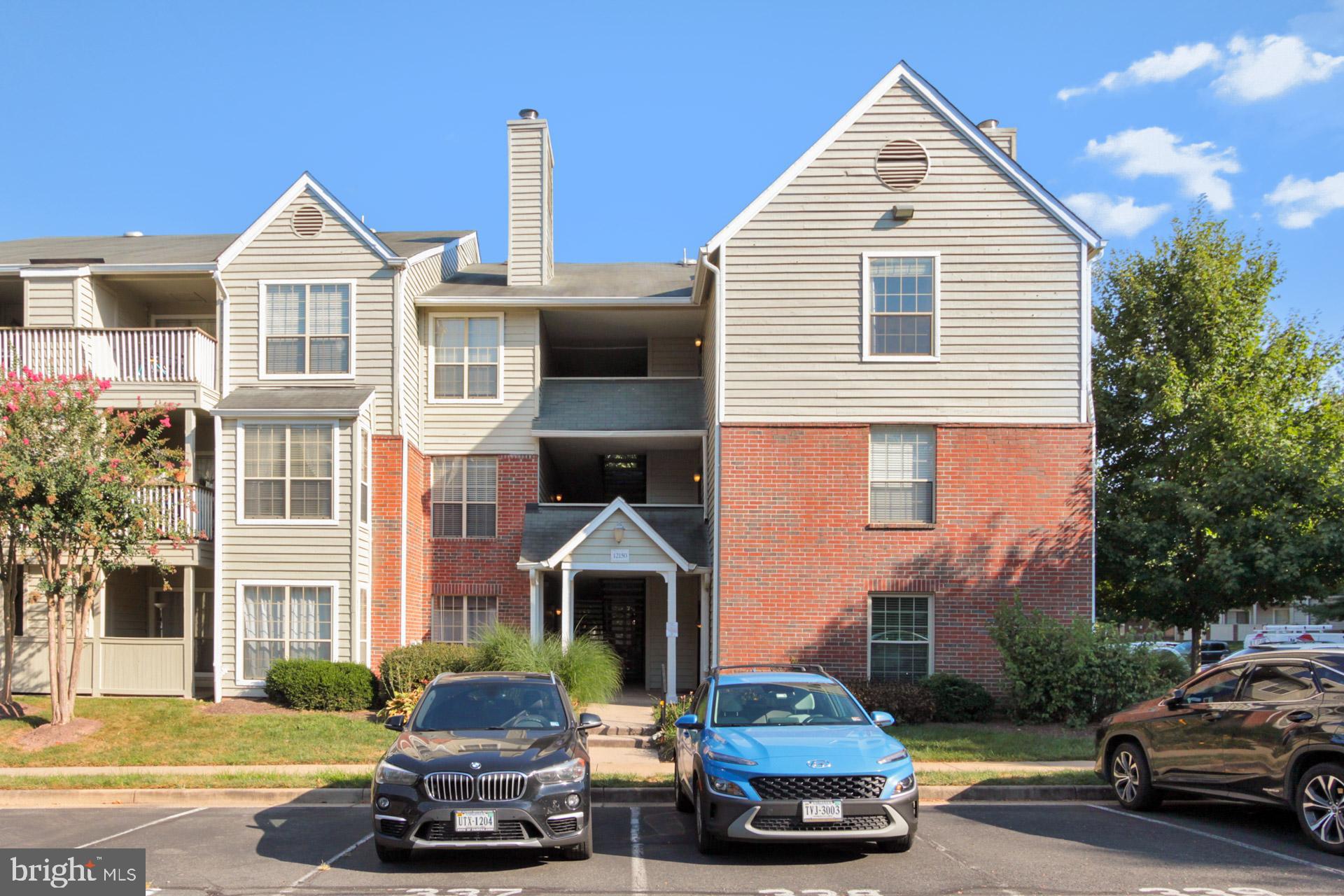 PENDERBROOK SQUARE CONDOMINIUMS - Residential