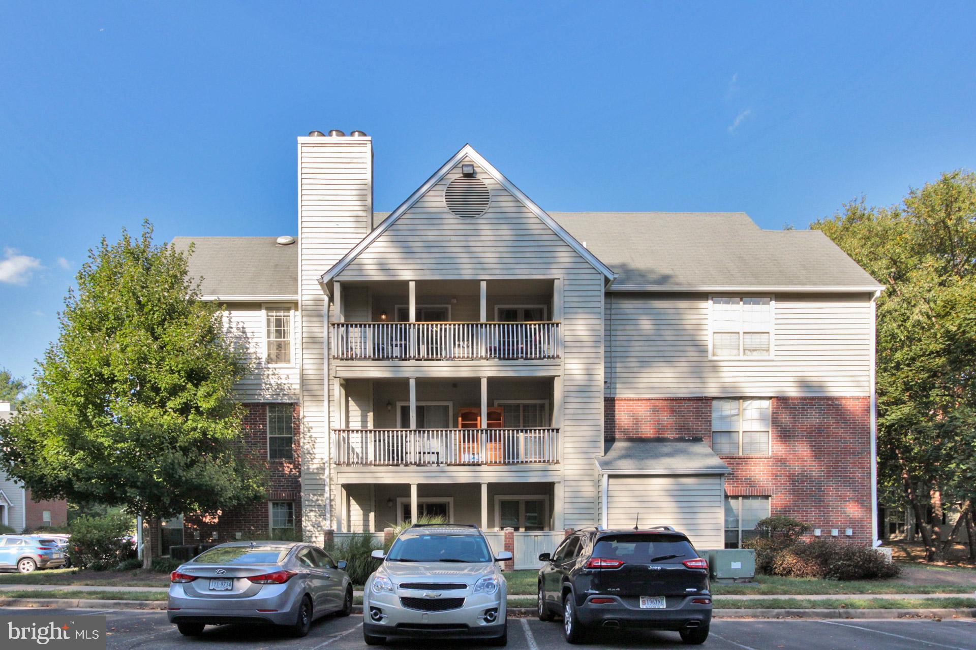 PENDERBROOK SQUARE CONDOMINIUMS - Residential