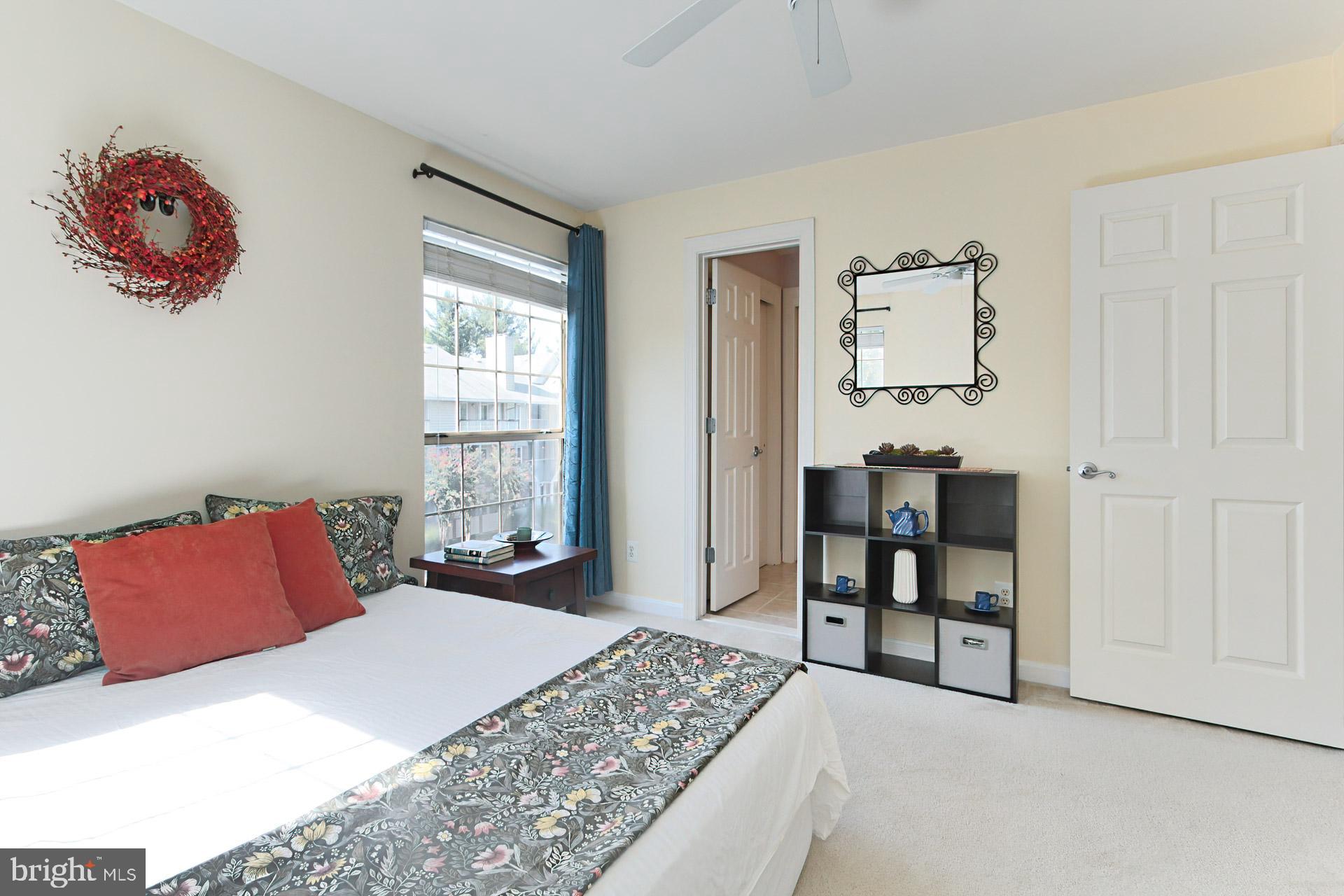 PENDERBROOK SQUARE CONDOMINIUMS - Residential