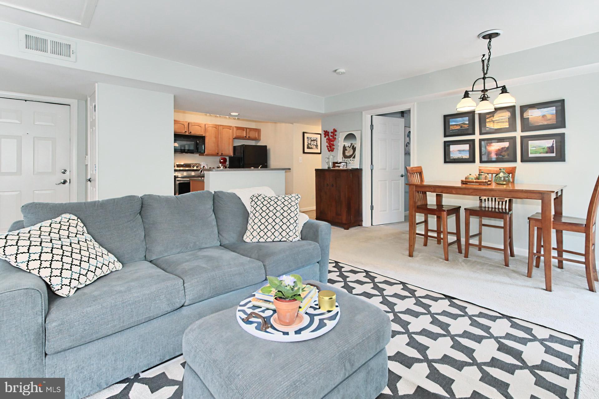 PENDERBROOK SQUARE CONDOMINIUMS - Residential