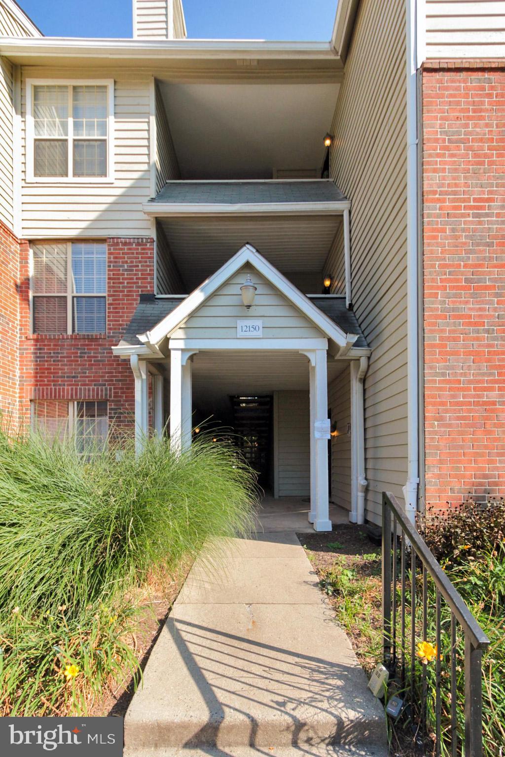 PENDERBROOK SQUARE CONDOMINIUMS - Residential