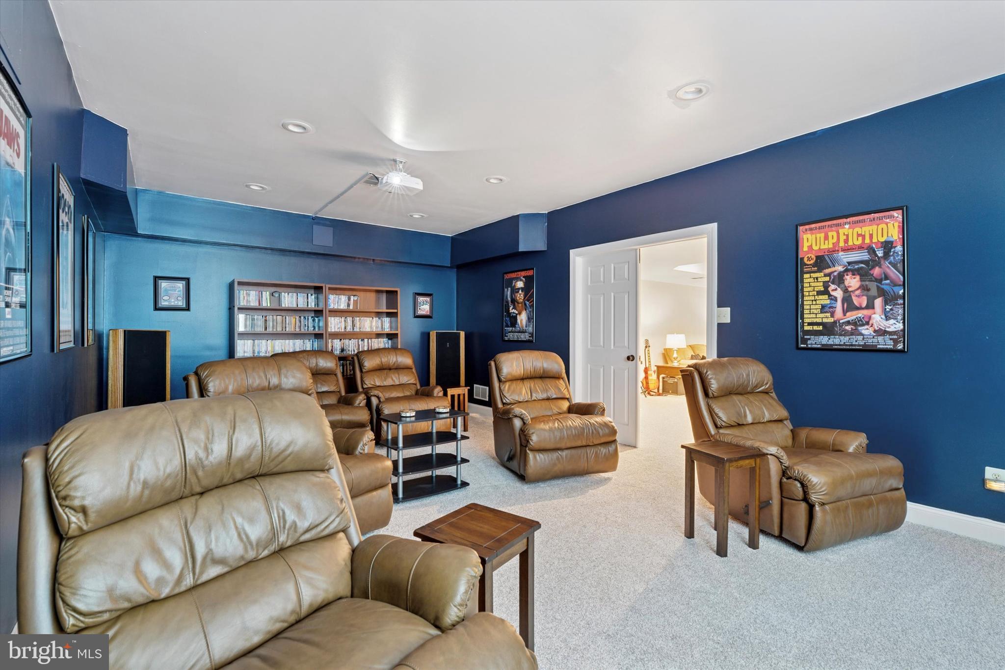 VILLAGE BLACKSHIRE - Residential