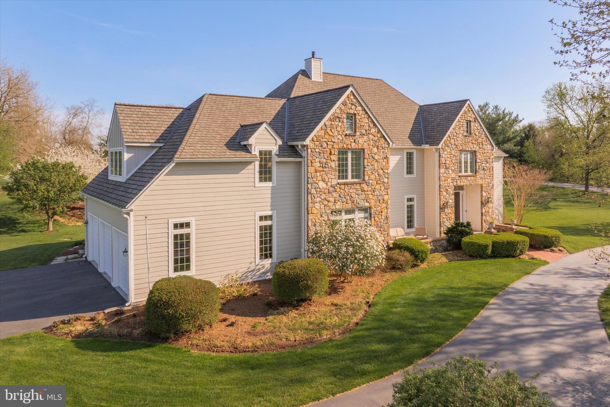 VILLAGE BLACKSHIRE - Residential