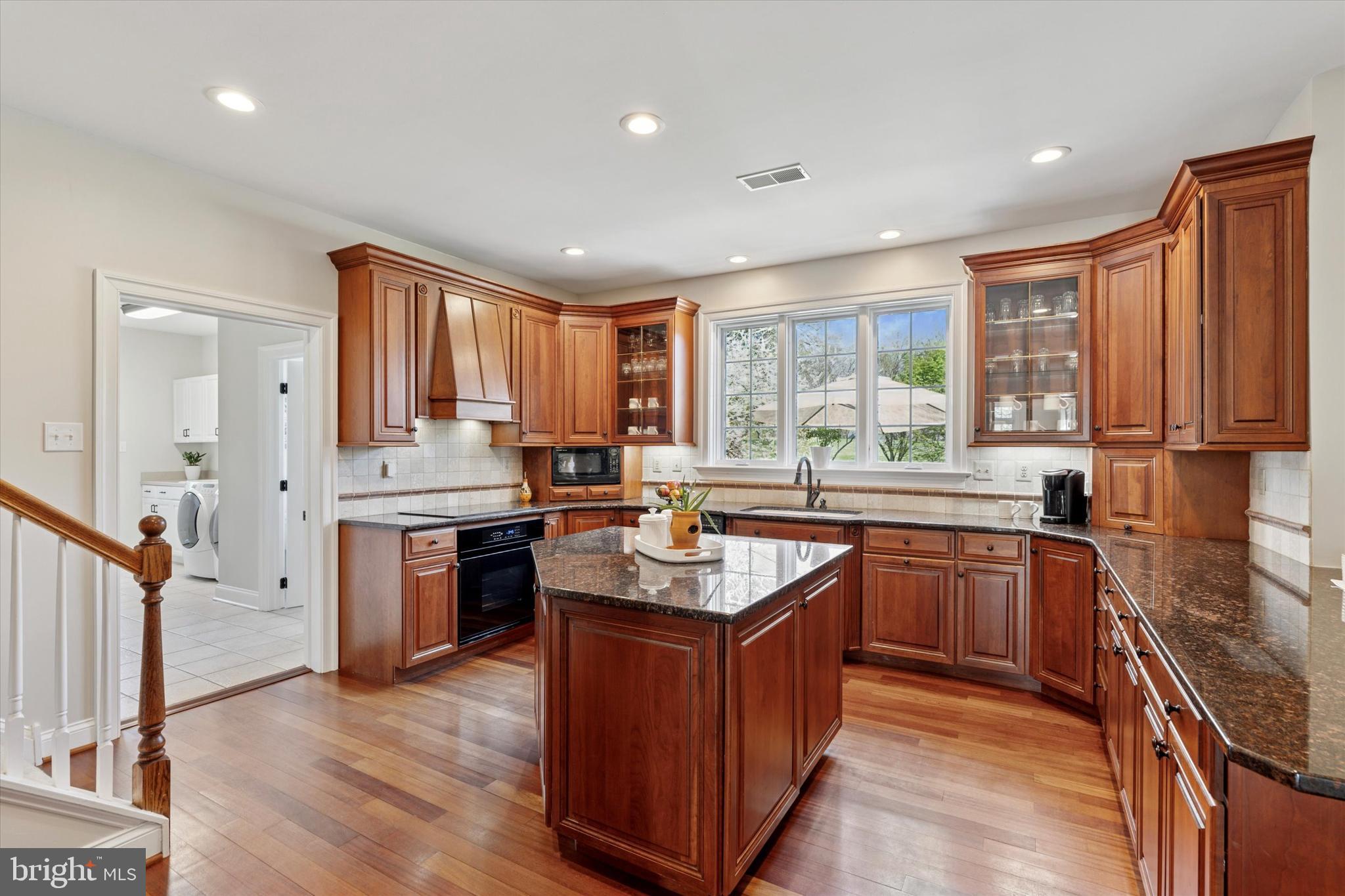VILLAGE BLACKSHIRE - Residential