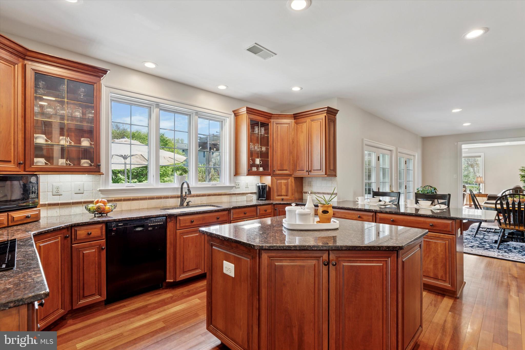 VILLAGE BLACKSHIRE - Residential