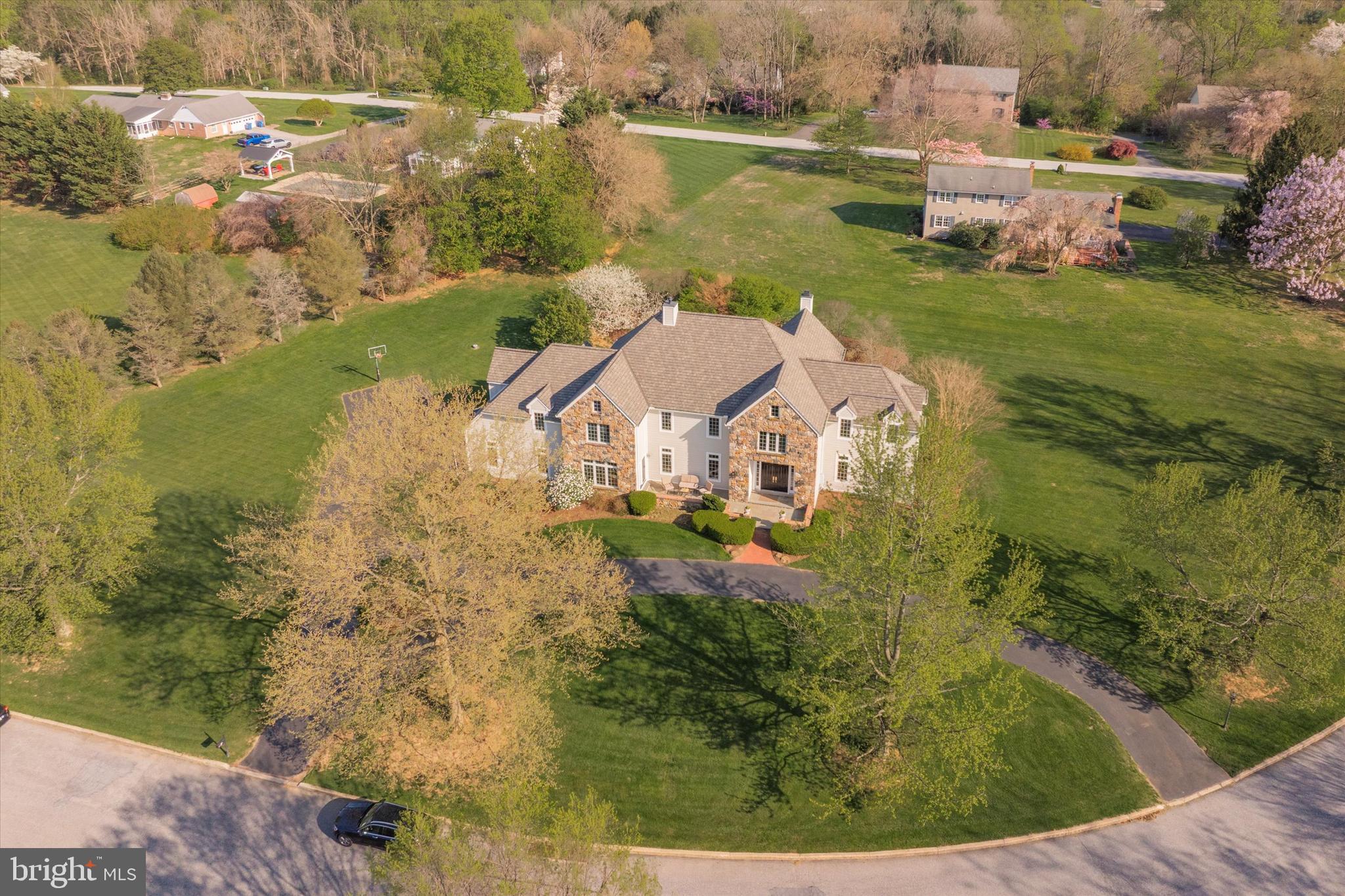 VILLAGE BLACKSHIRE - Residential