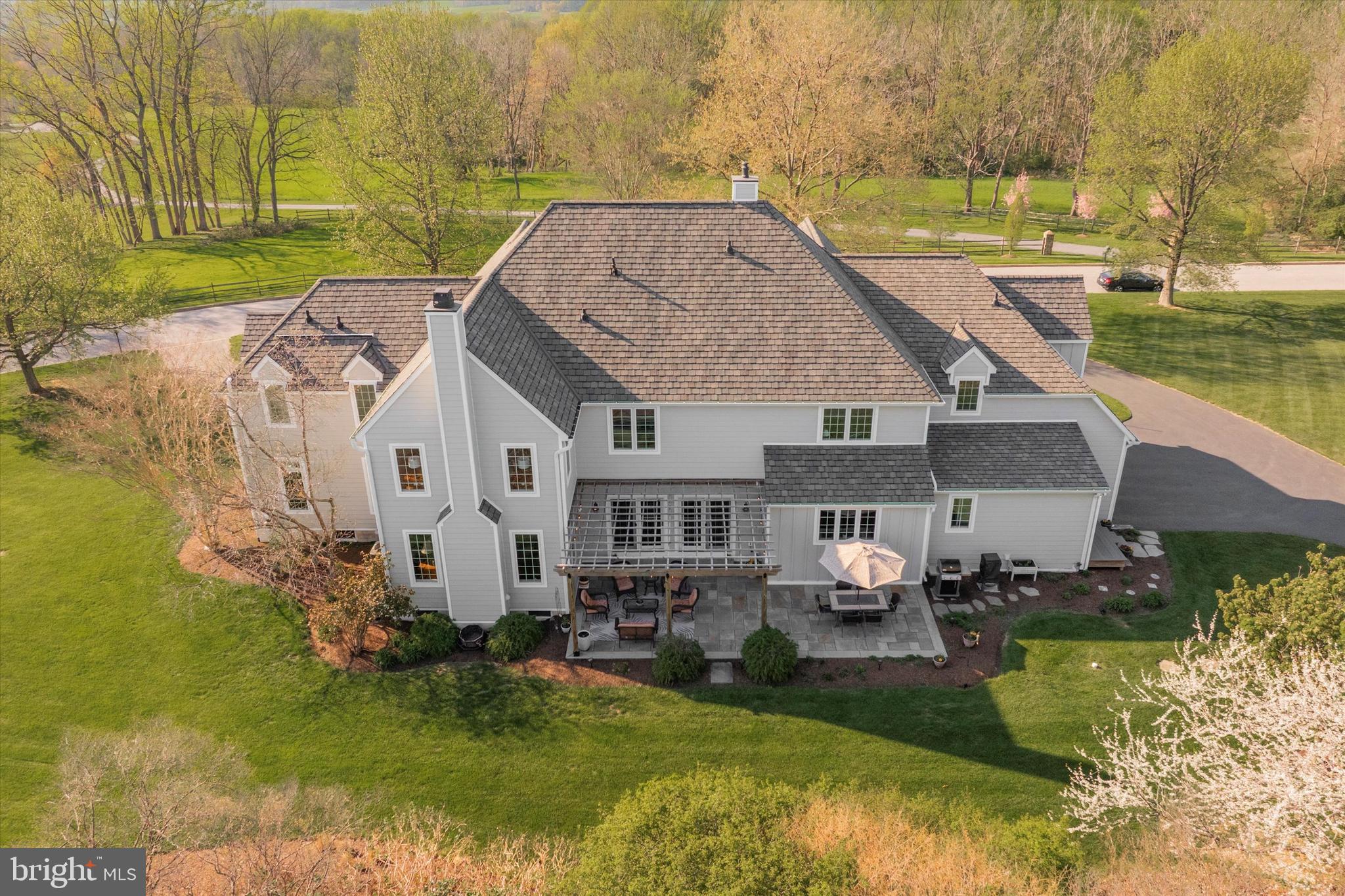 VILLAGE BLACKSHIRE - Residential