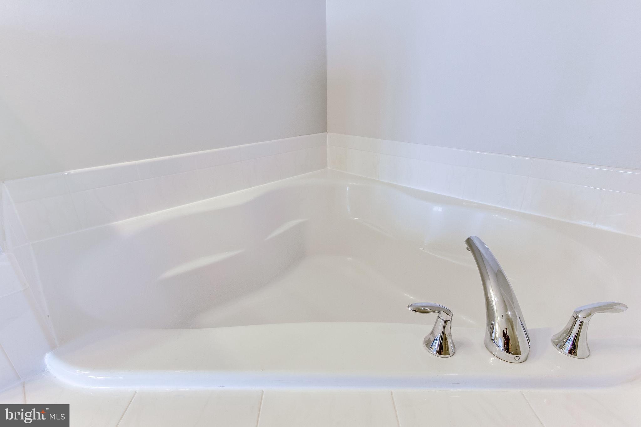 OLD TOWN COMMONS - Residential Lease