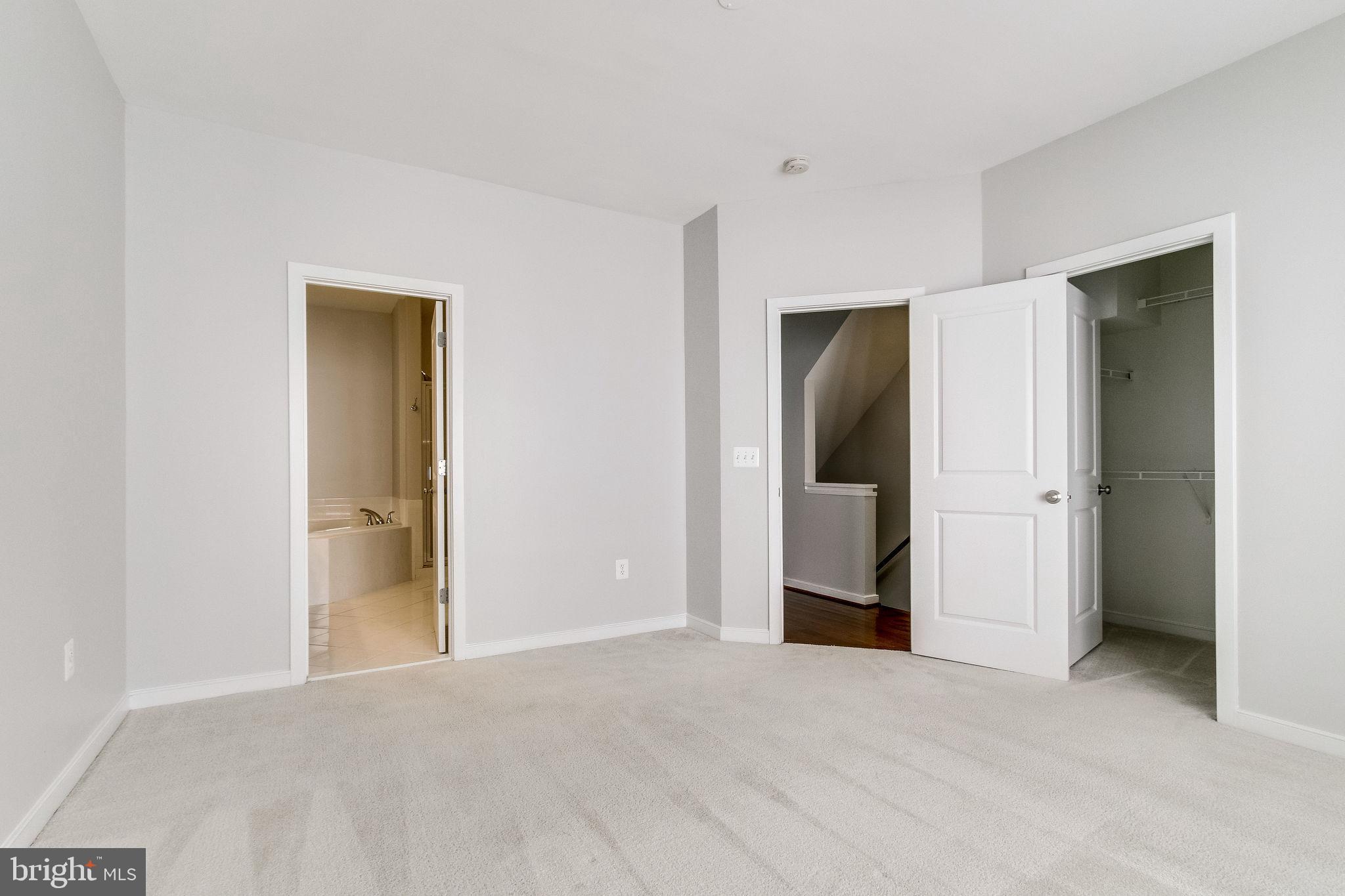 OLD TOWN COMMONS - Residential Lease