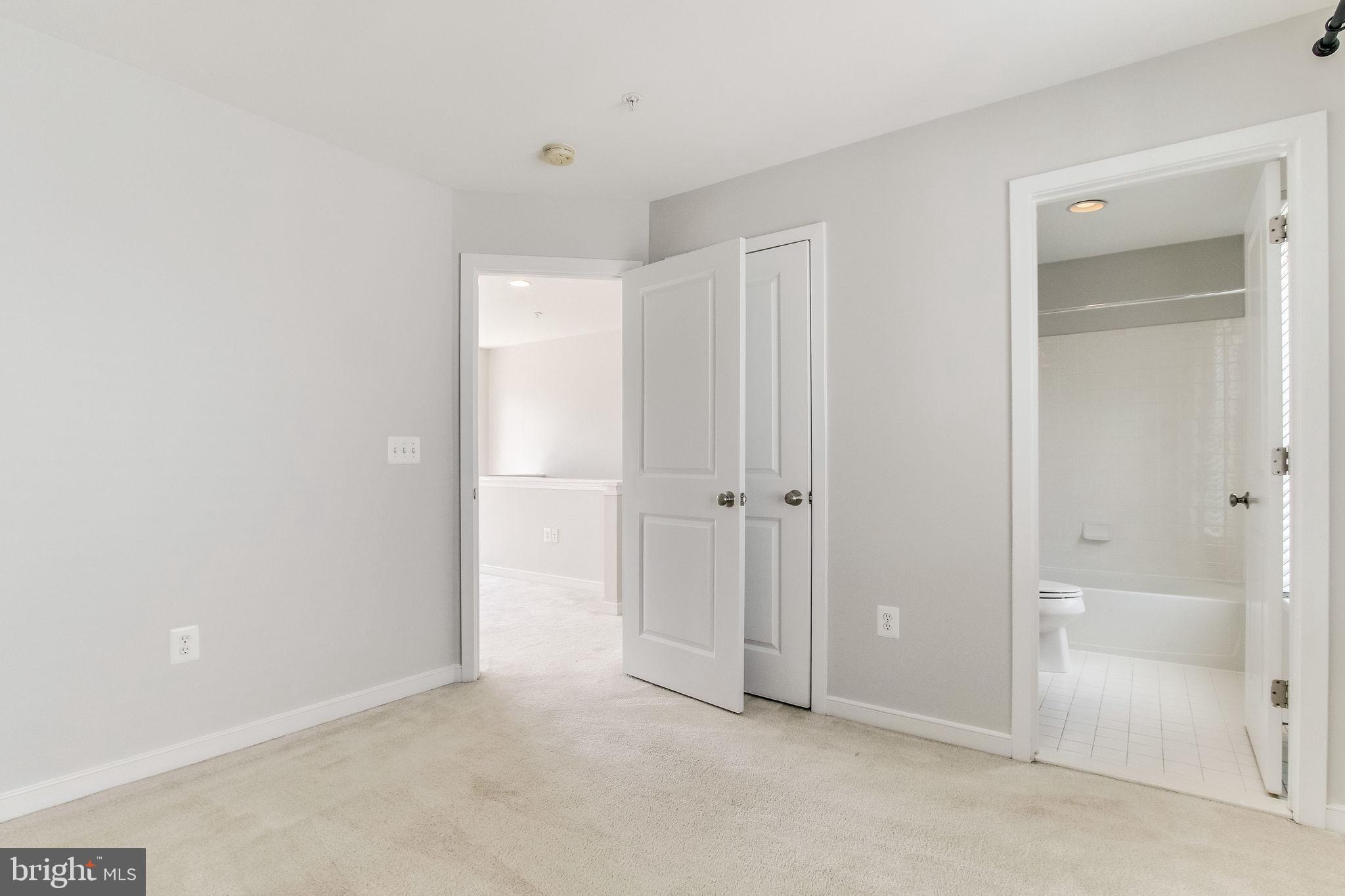 OLD TOWN COMMONS - Residential Lease