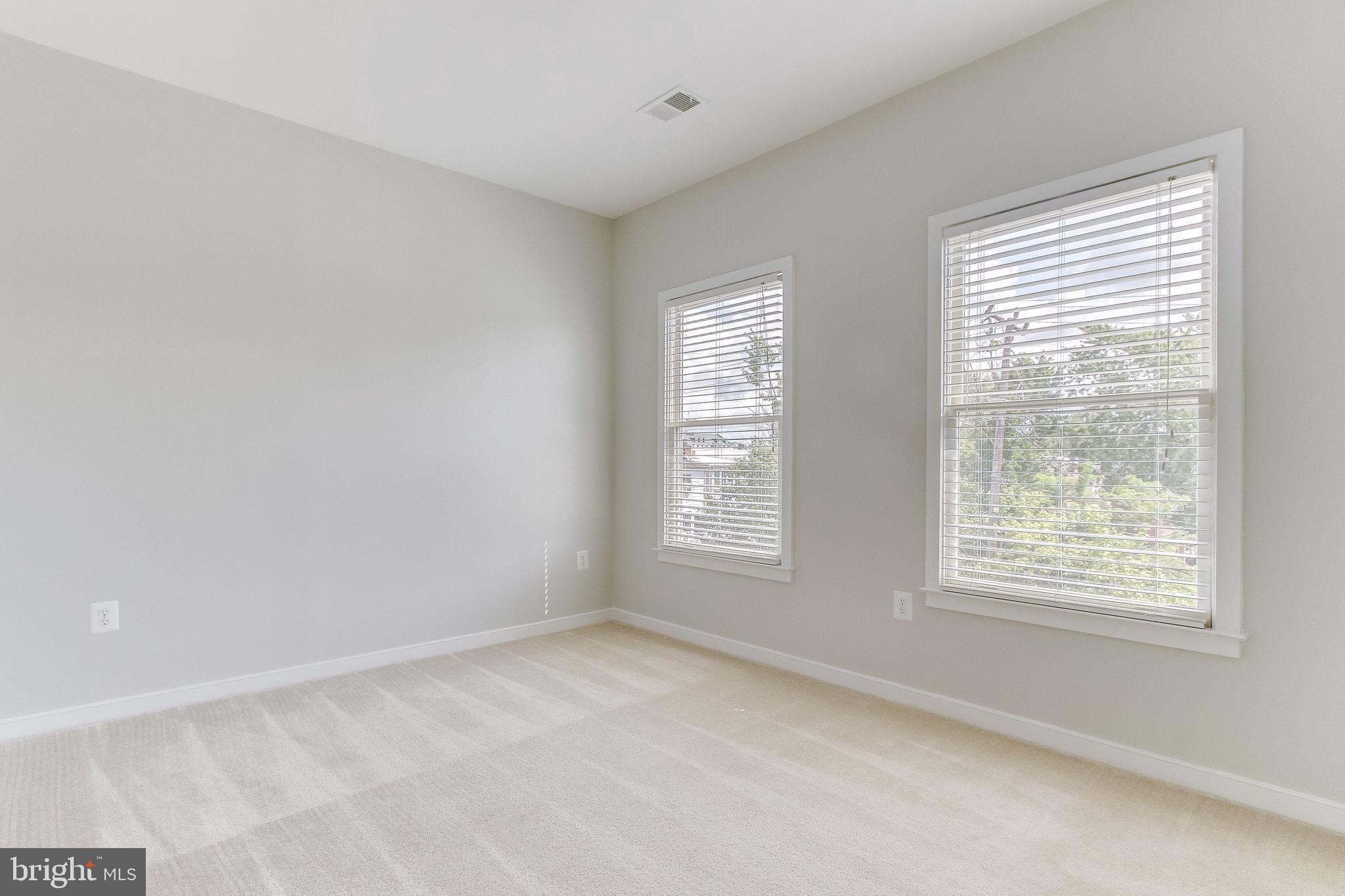 OLD TOWN COMMONS - Residential Lease