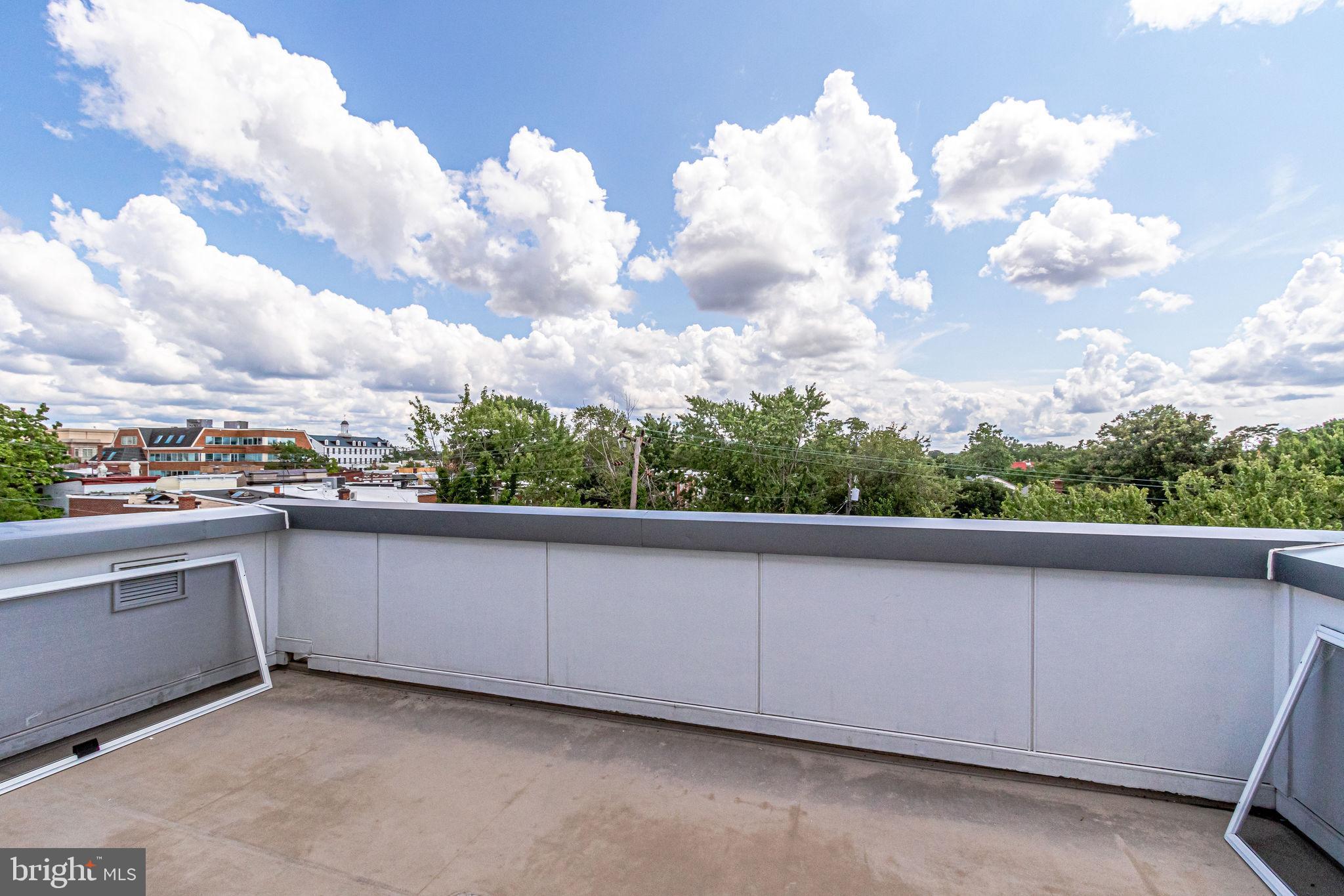 OLD TOWN COMMONS - Residential Lease