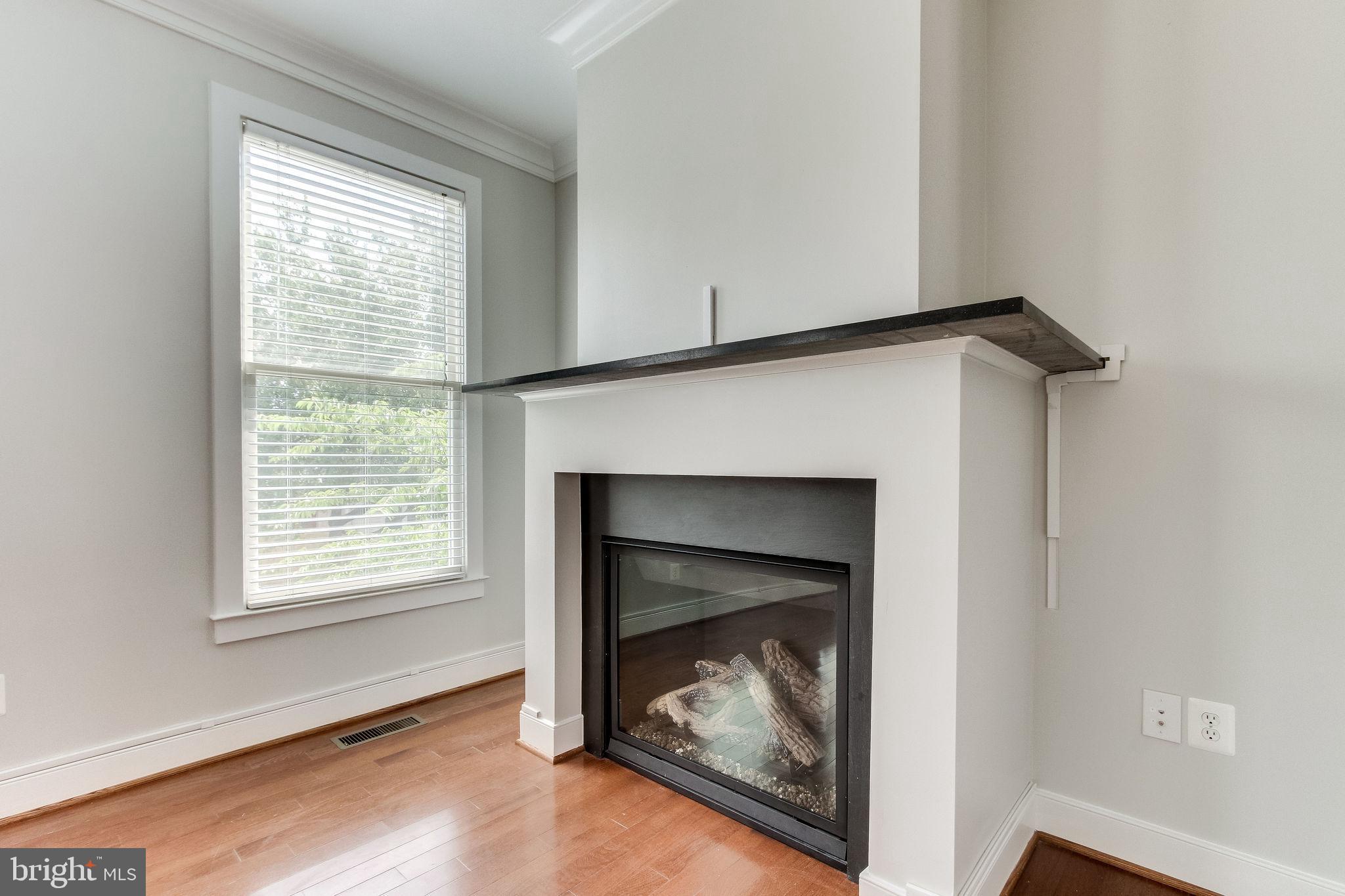 OLD TOWN COMMONS - Residential Lease