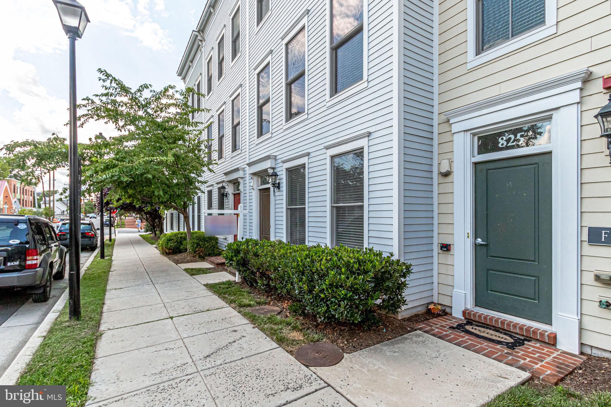 OLD TOWN COMMONS - Residential Lease