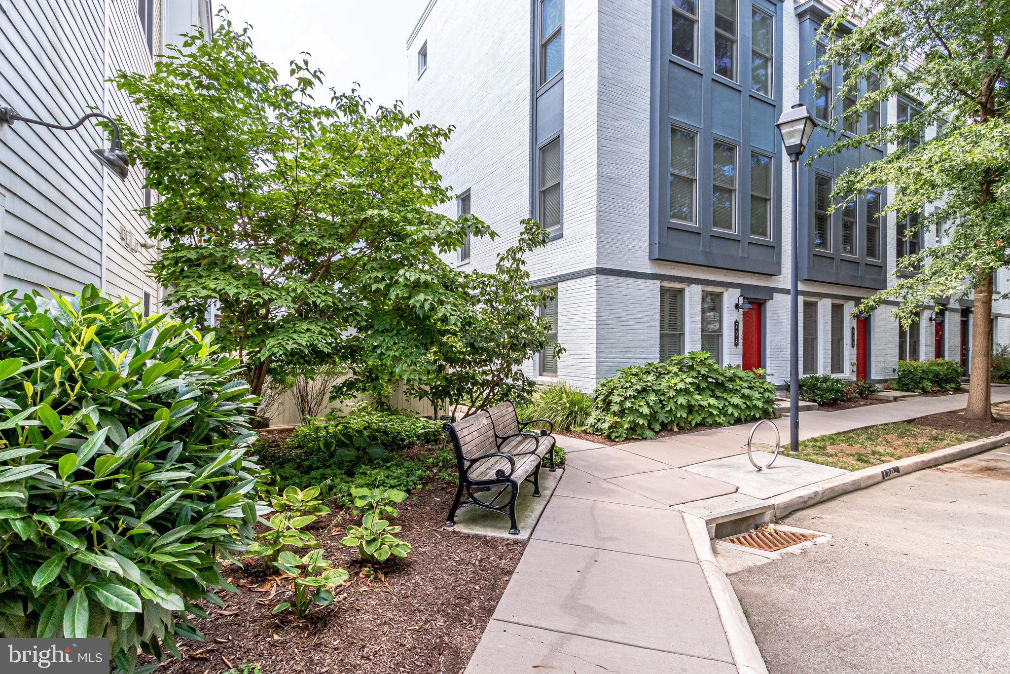 OLD TOWN COMMONS - Residential Lease