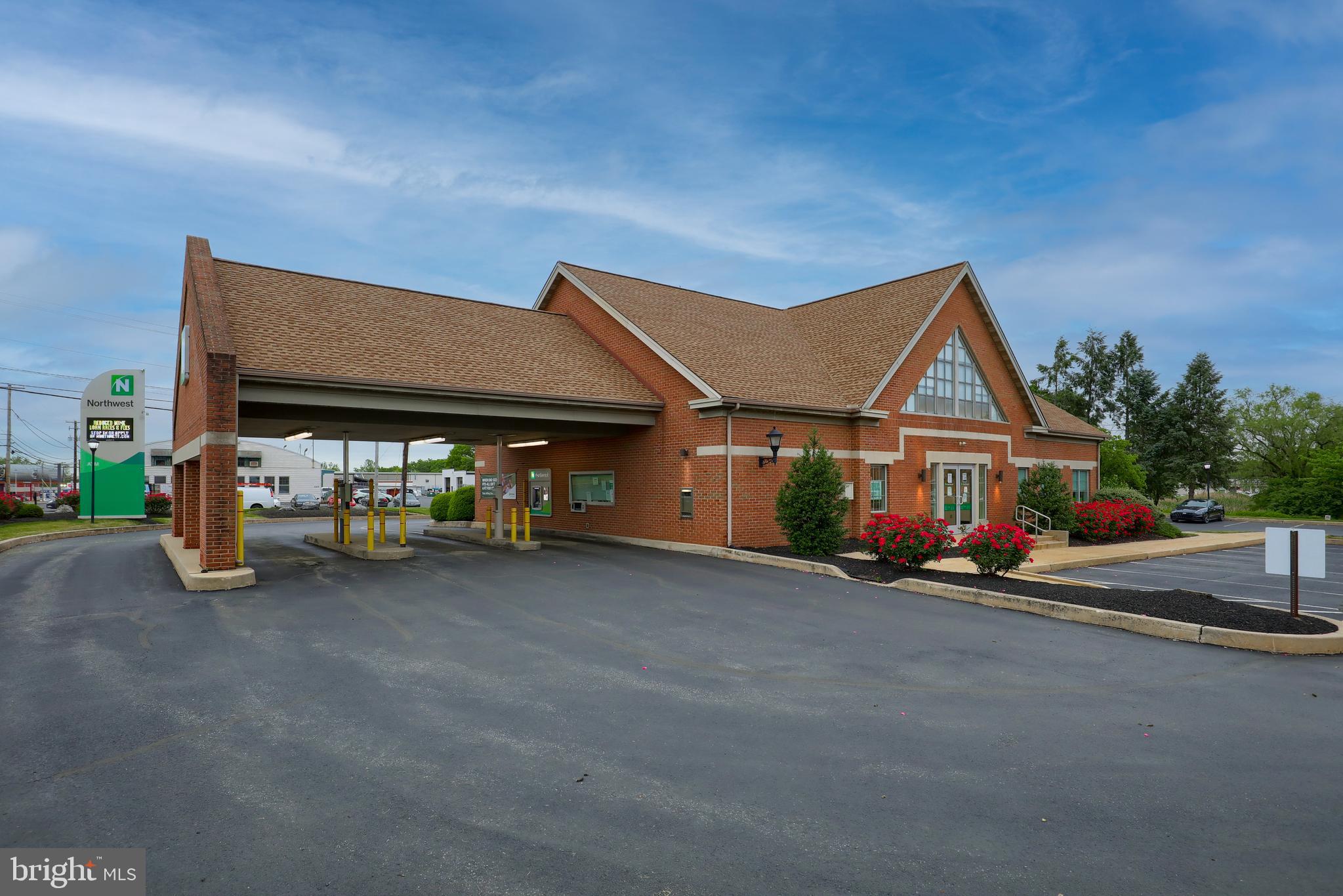 CITY LINE BUSINESS CENTER - Commercial Sale