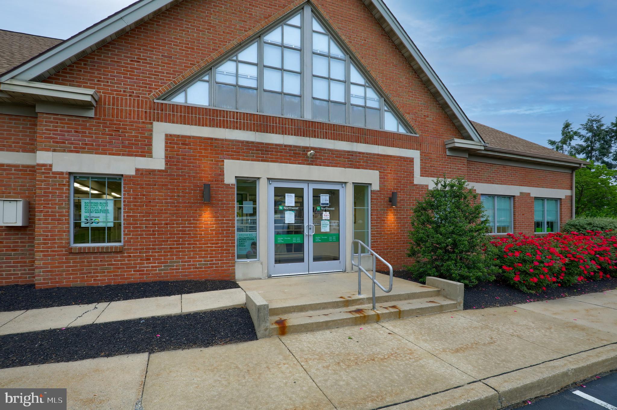 CITY LINE BUSINESS CENTER - Commercial Sale