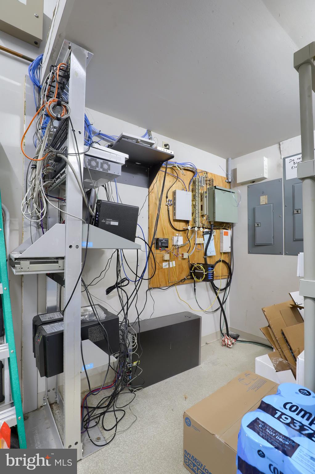 CITY LINE BUSINESS CENTER - Commercial Sale