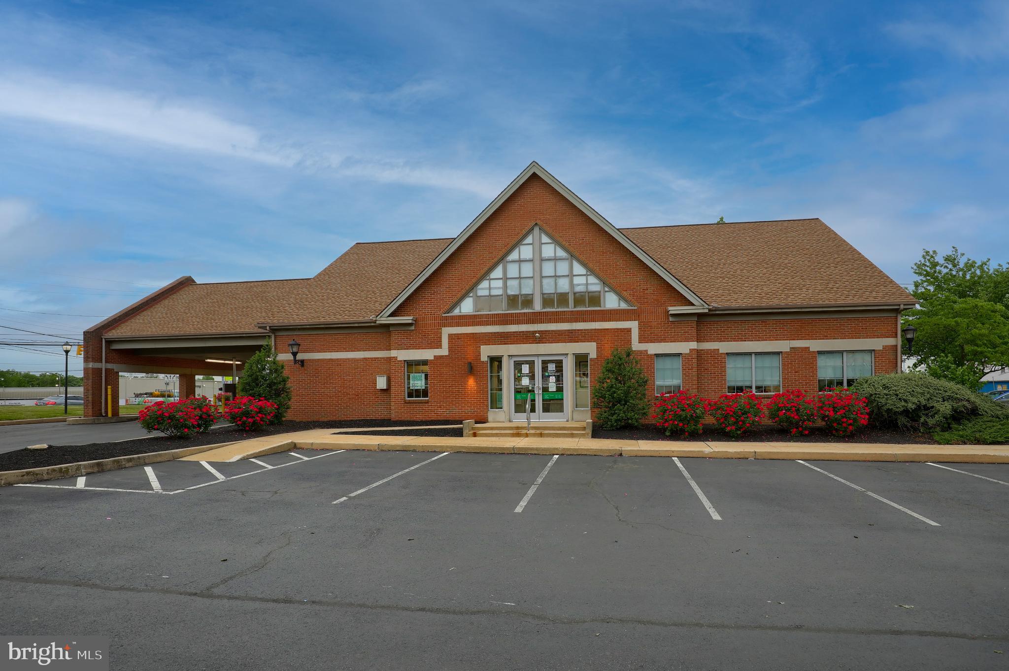 CITY LINE BUSINESS CENTER - Commercial Sale