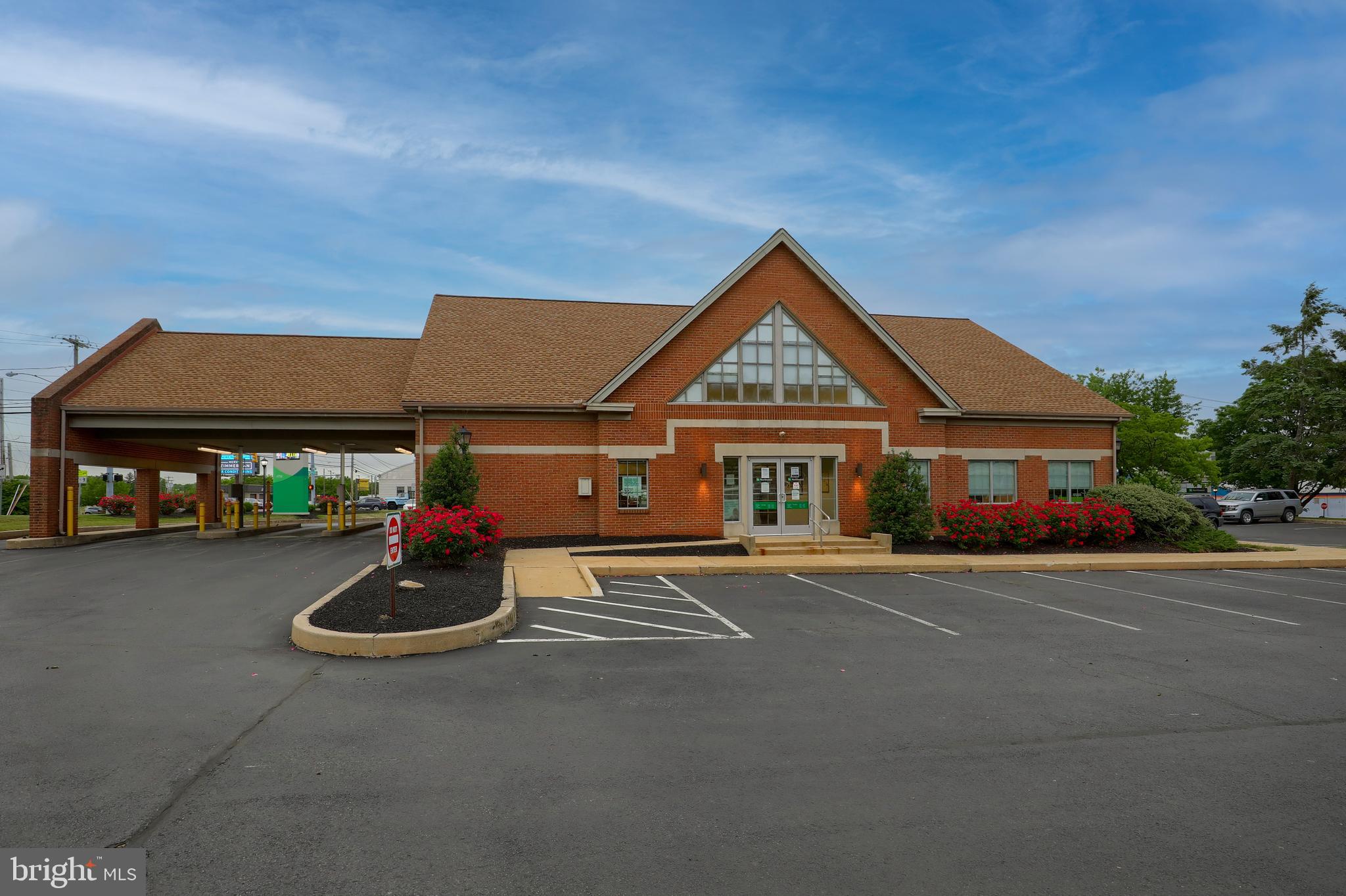 CITY LINE BUSINESS CENTER - Commercial Sale