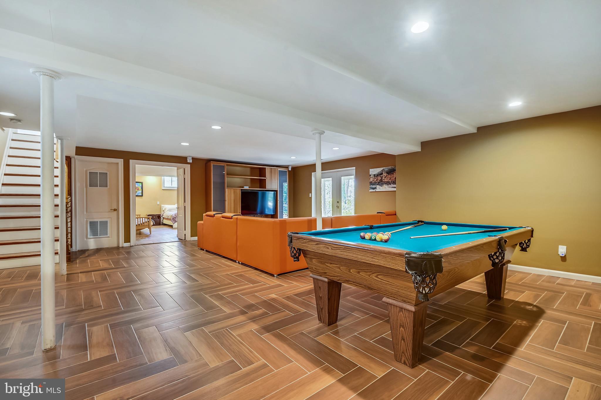 CENTURY OAK - Residential