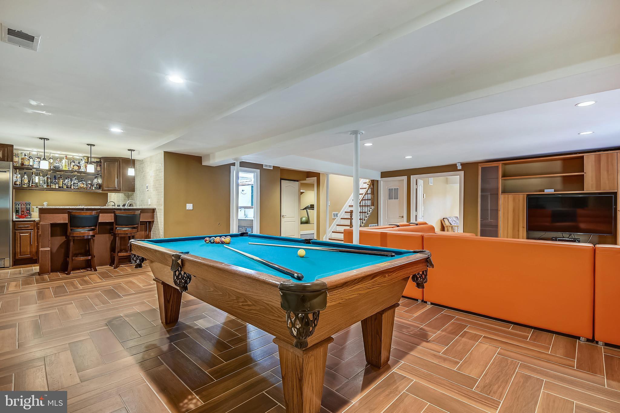 CENTURY OAK - Residential