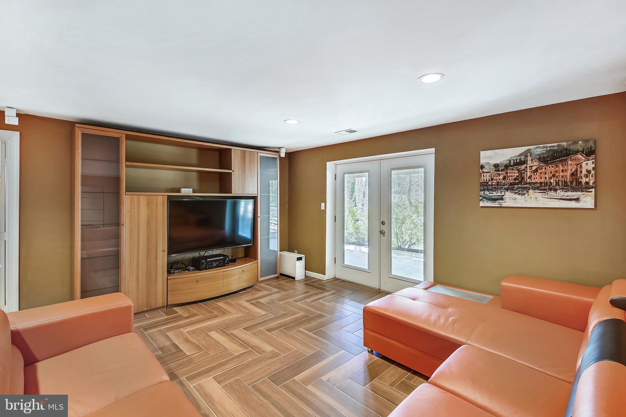 CENTURY OAK - Residential