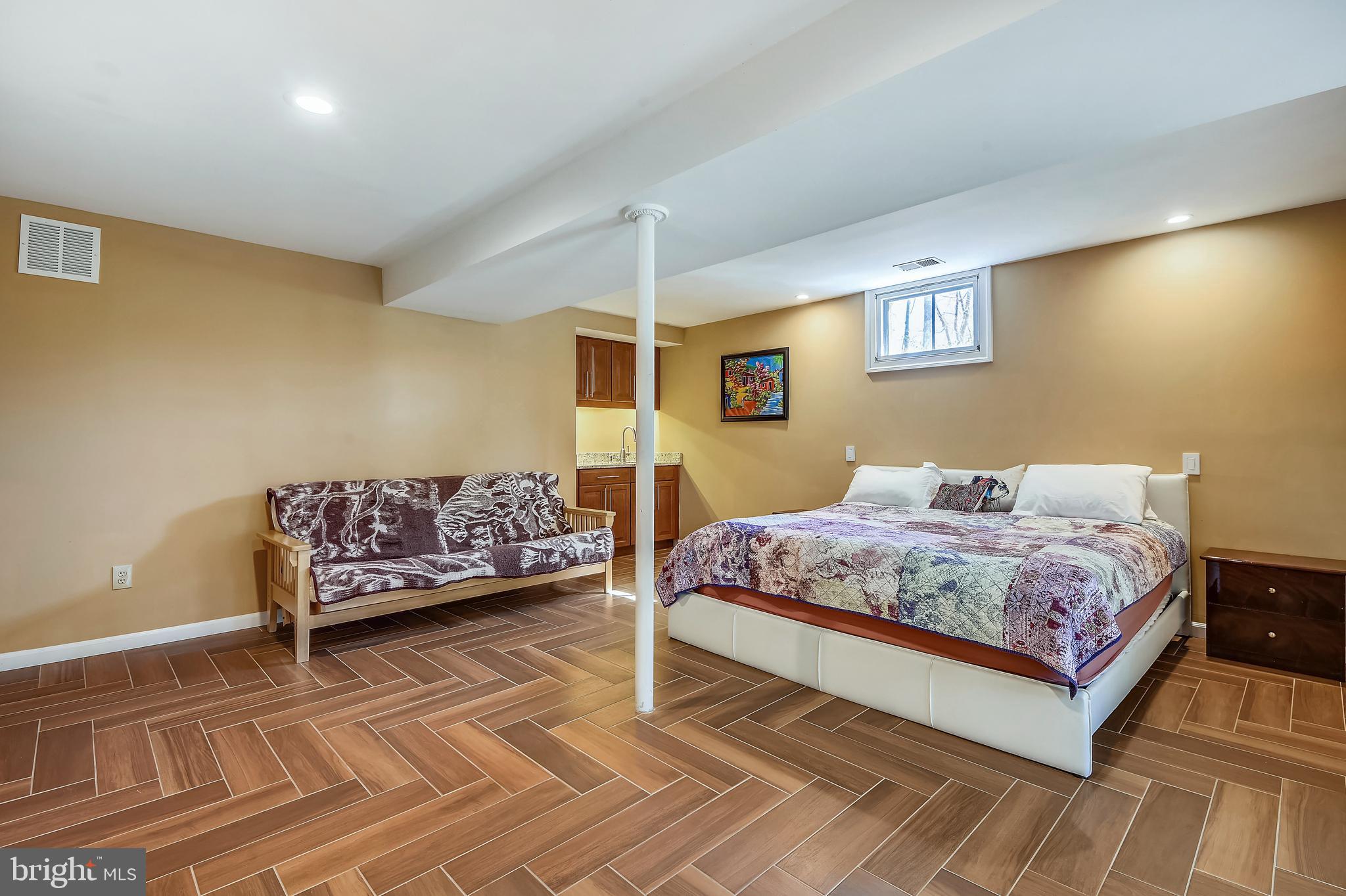 CENTURY OAK - Residential