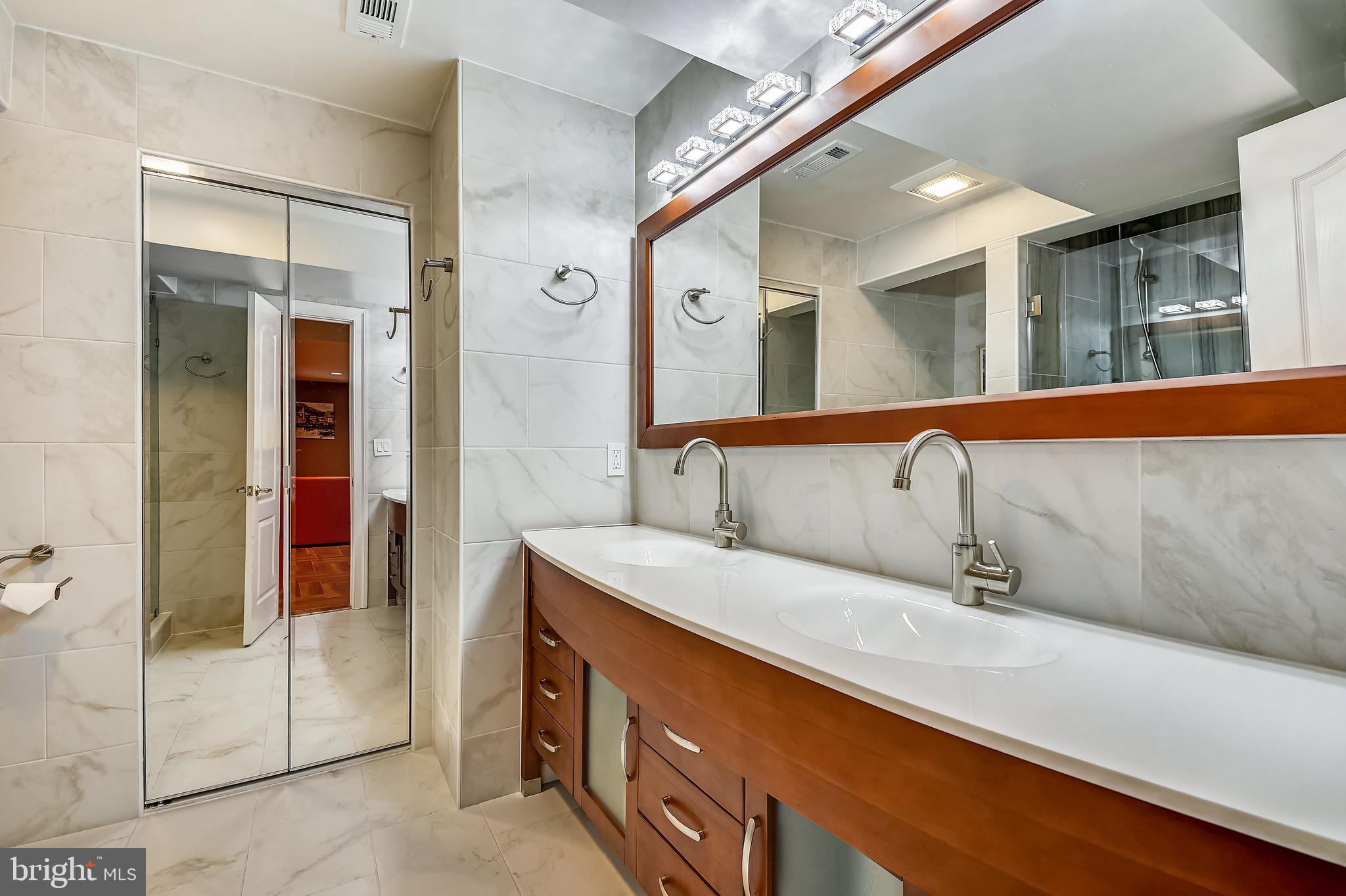 CENTURY OAK - Residential