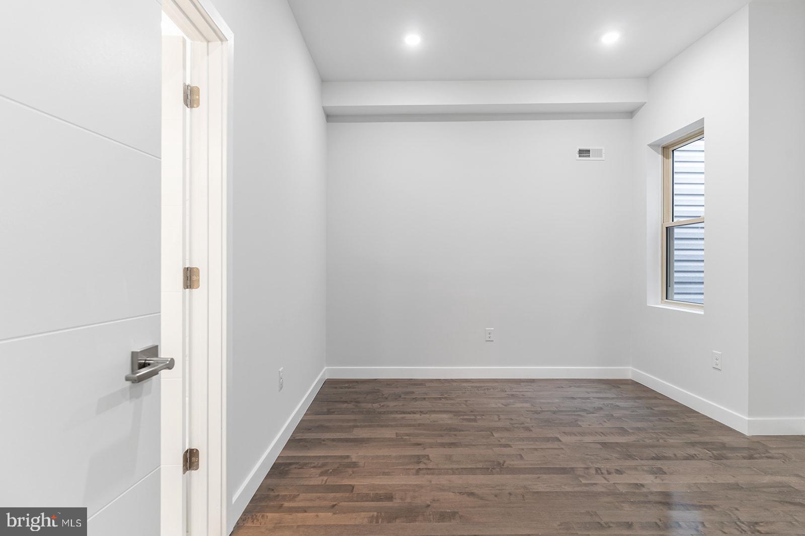 NORRIS SQUARE - Residential Lease