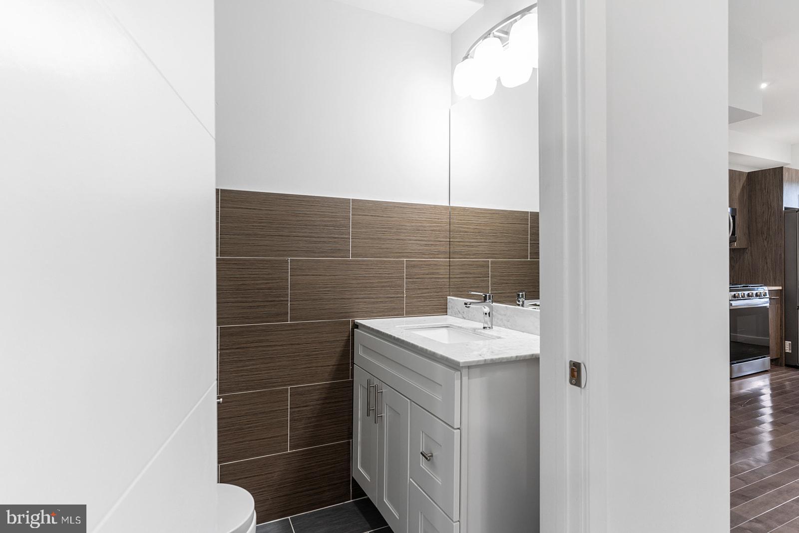 NORRIS SQUARE - Residential Lease