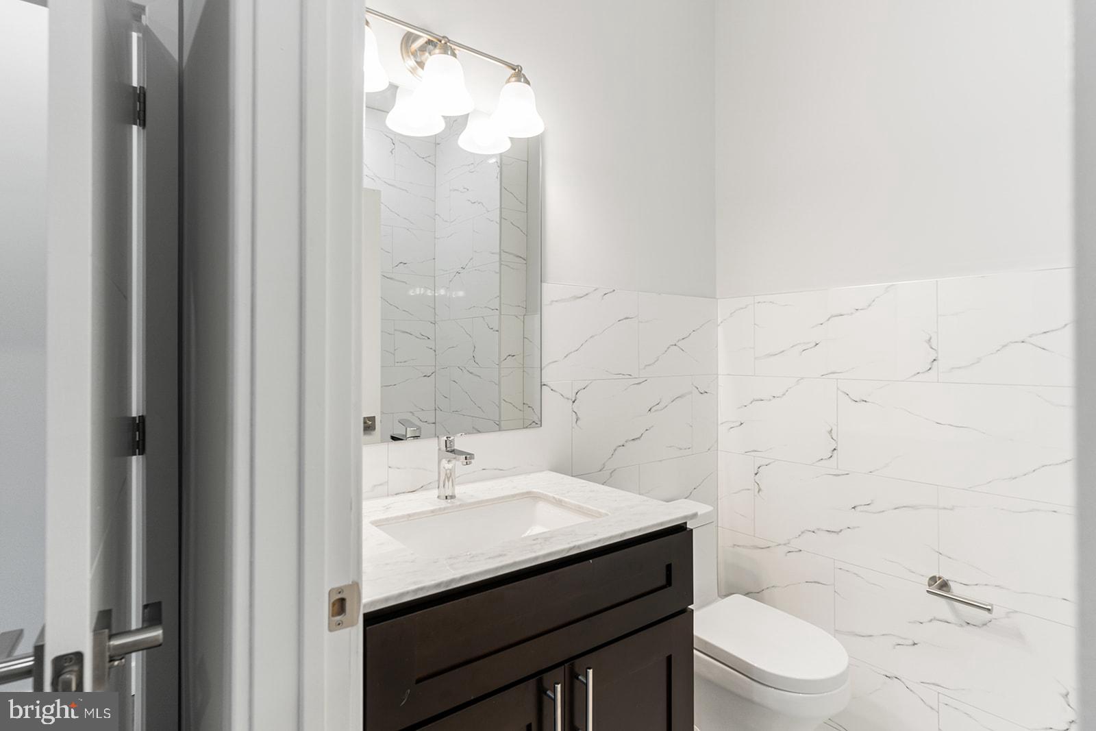 NORRIS SQUARE - Residential Lease