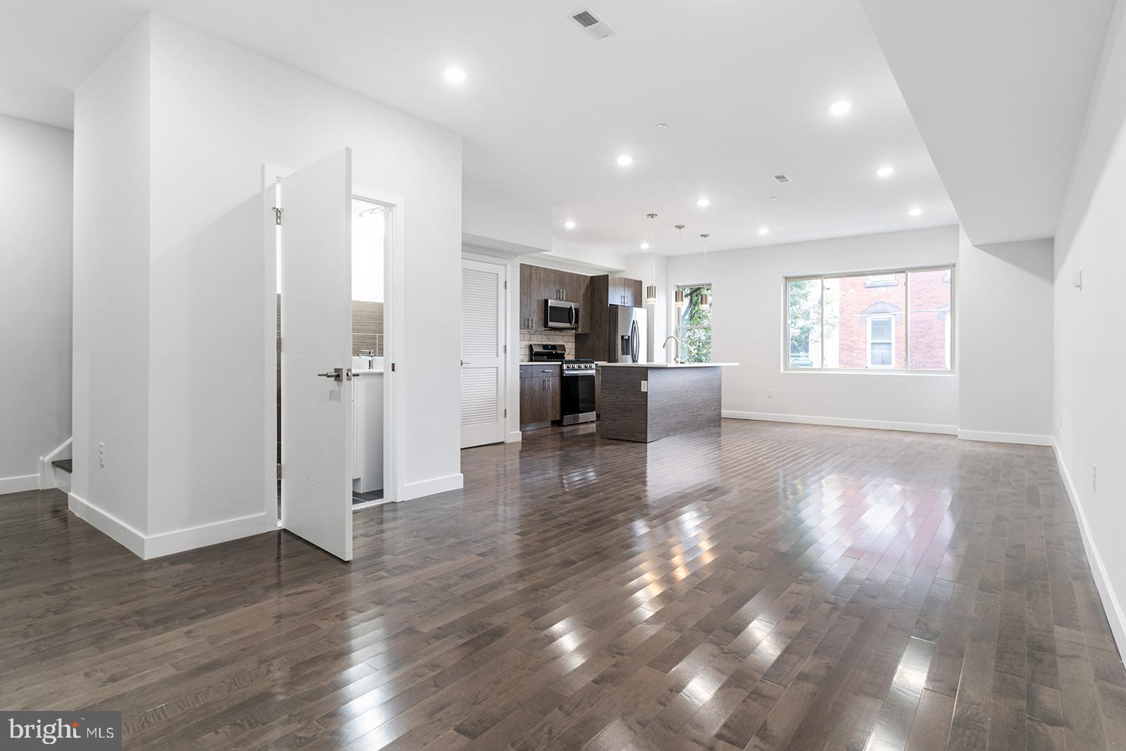 NORRIS SQUARE - Residential Lease