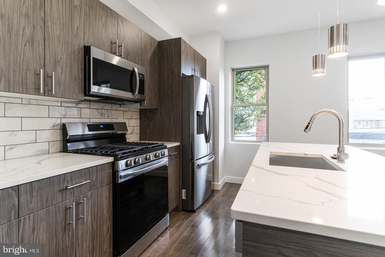 NORRIS SQUARE - Residential Lease