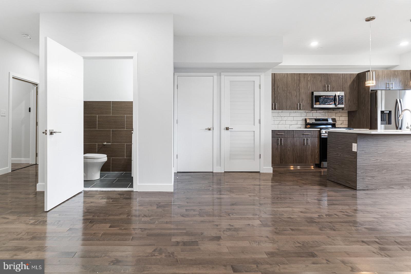 NORRIS SQUARE - Residential Lease