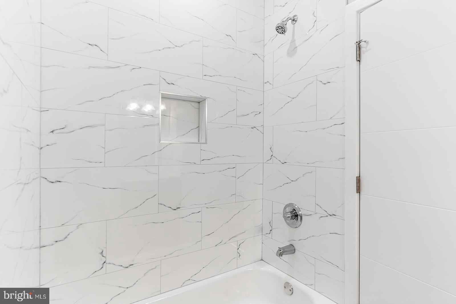 NORRIS SQUARE - Residential Lease