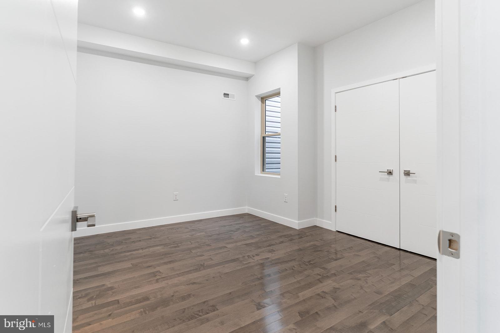 NORRIS SQUARE - Residential Lease