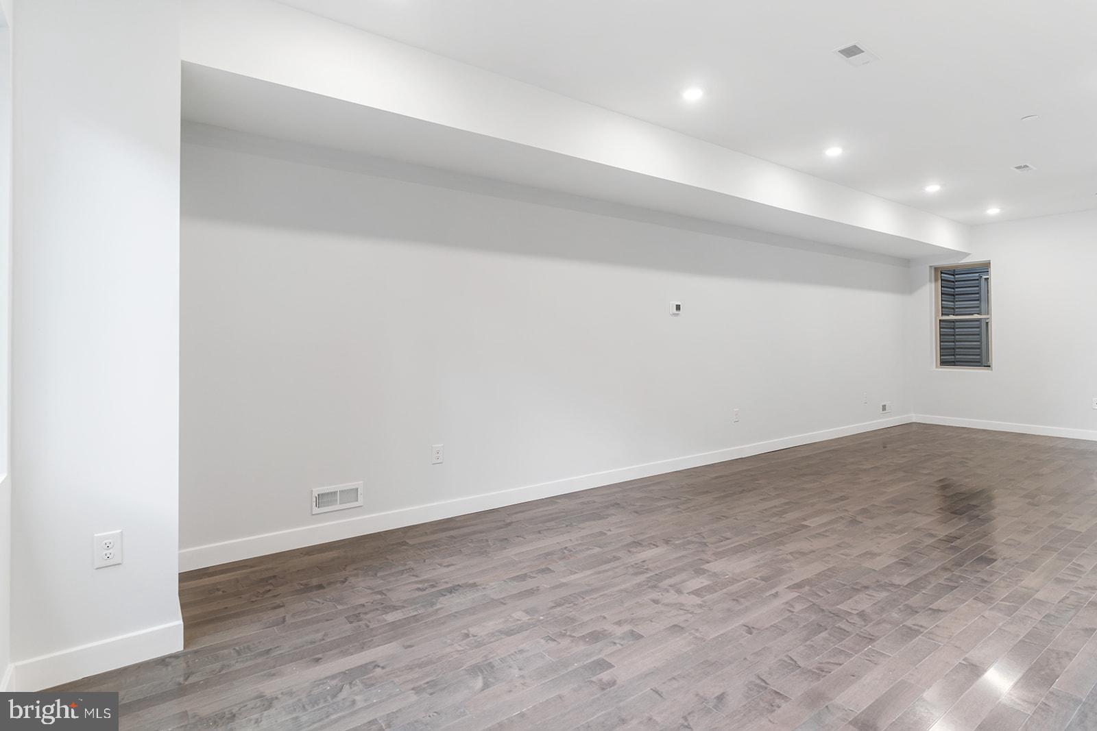 NORRIS SQUARE - Residential Lease