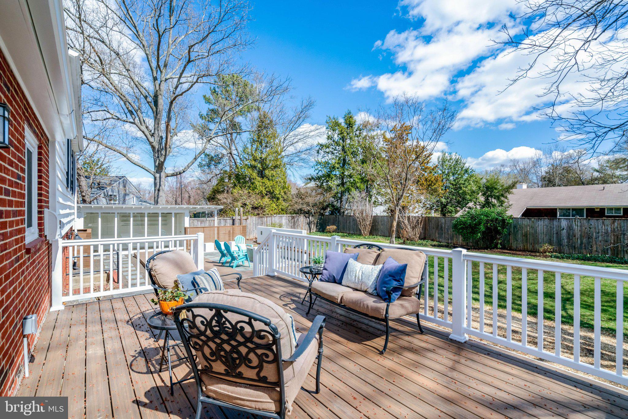 WAYNEWOOD - Residential