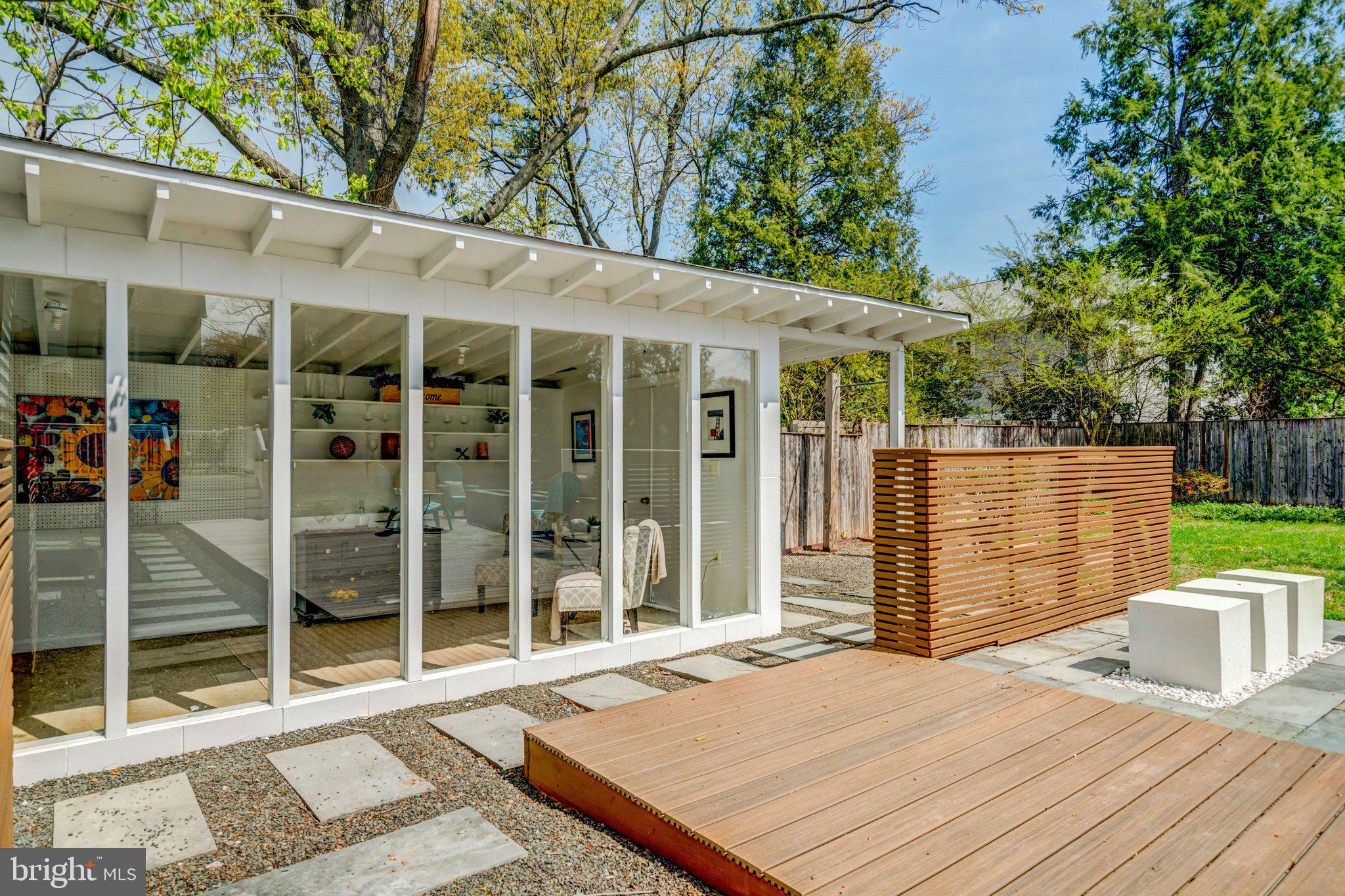 WAYNEWOOD - Residential