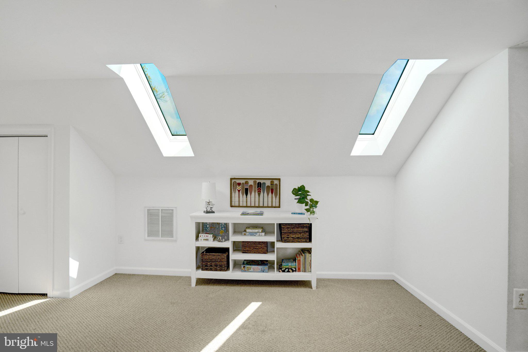 WAYNEWOOD - Residential