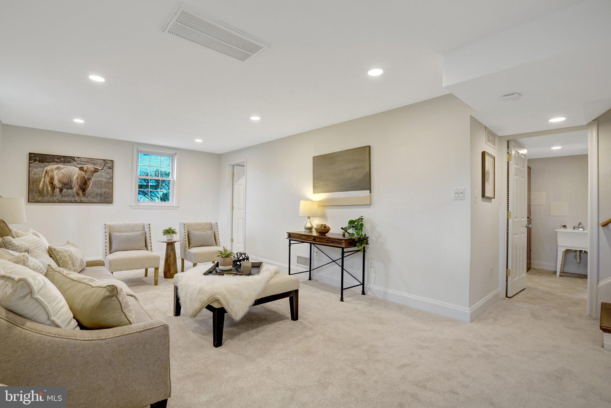 WAYNEWOOD - Residential