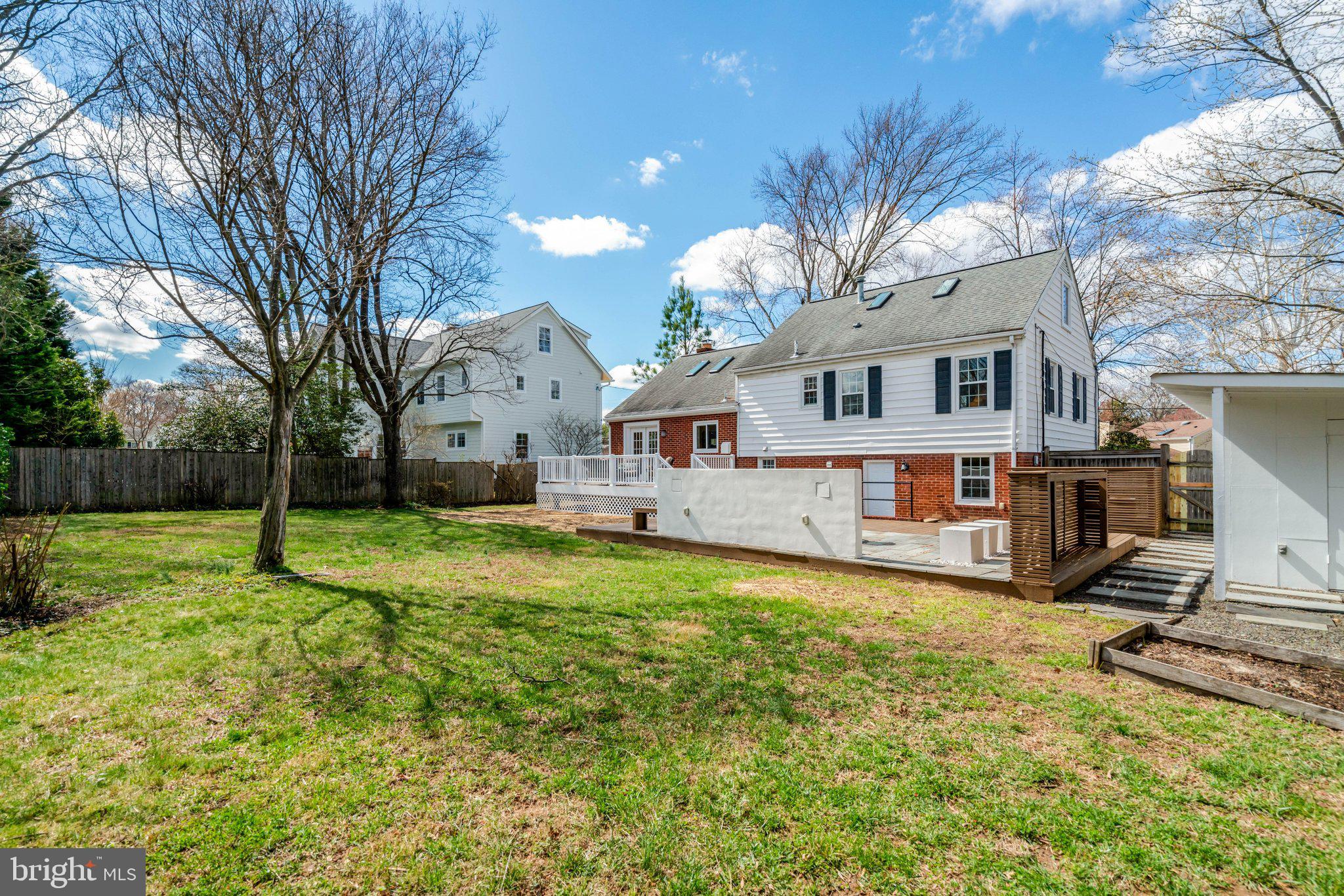 WAYNEWOOD - Residential