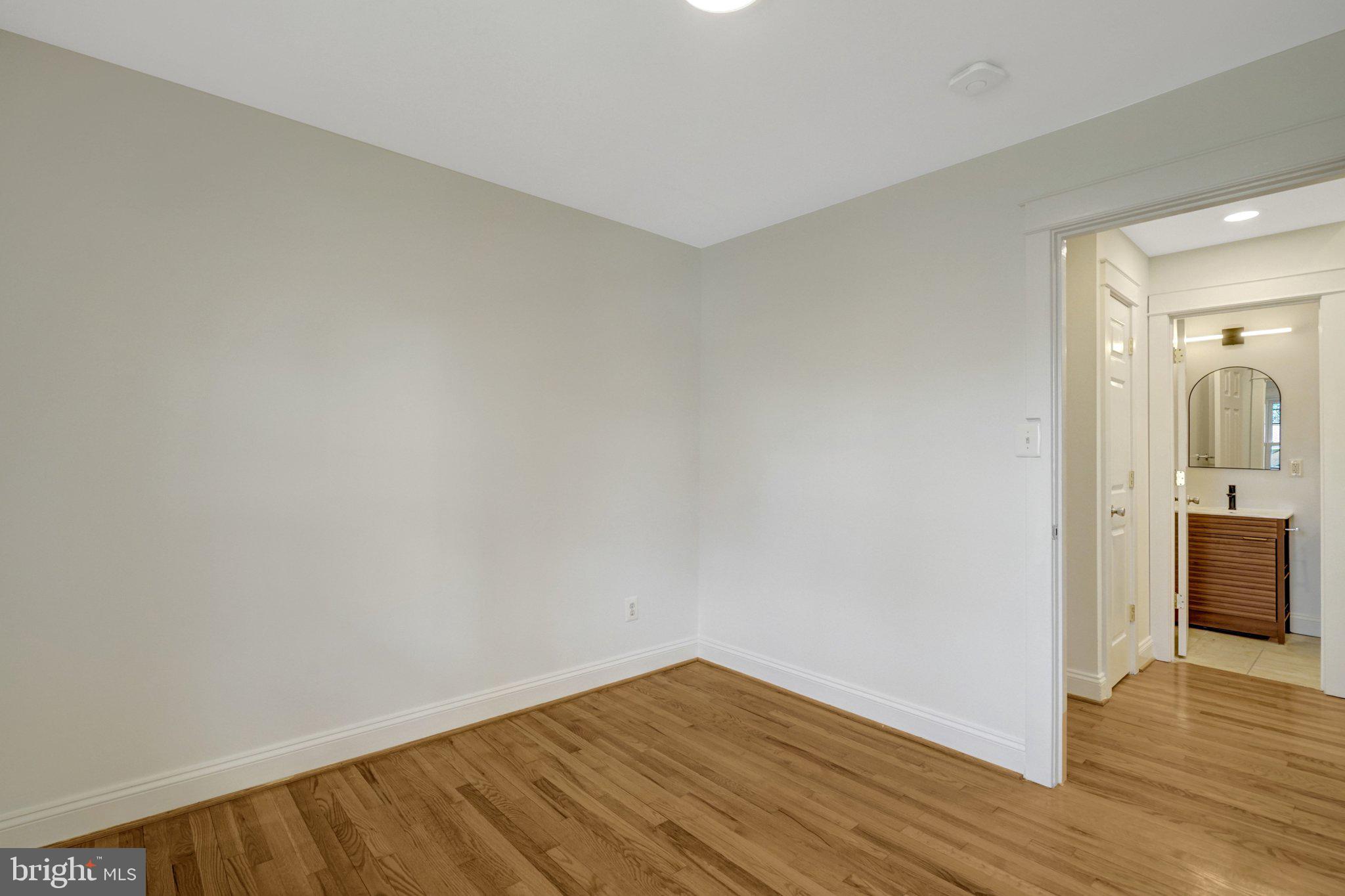 WAYNEWOOD - Residential