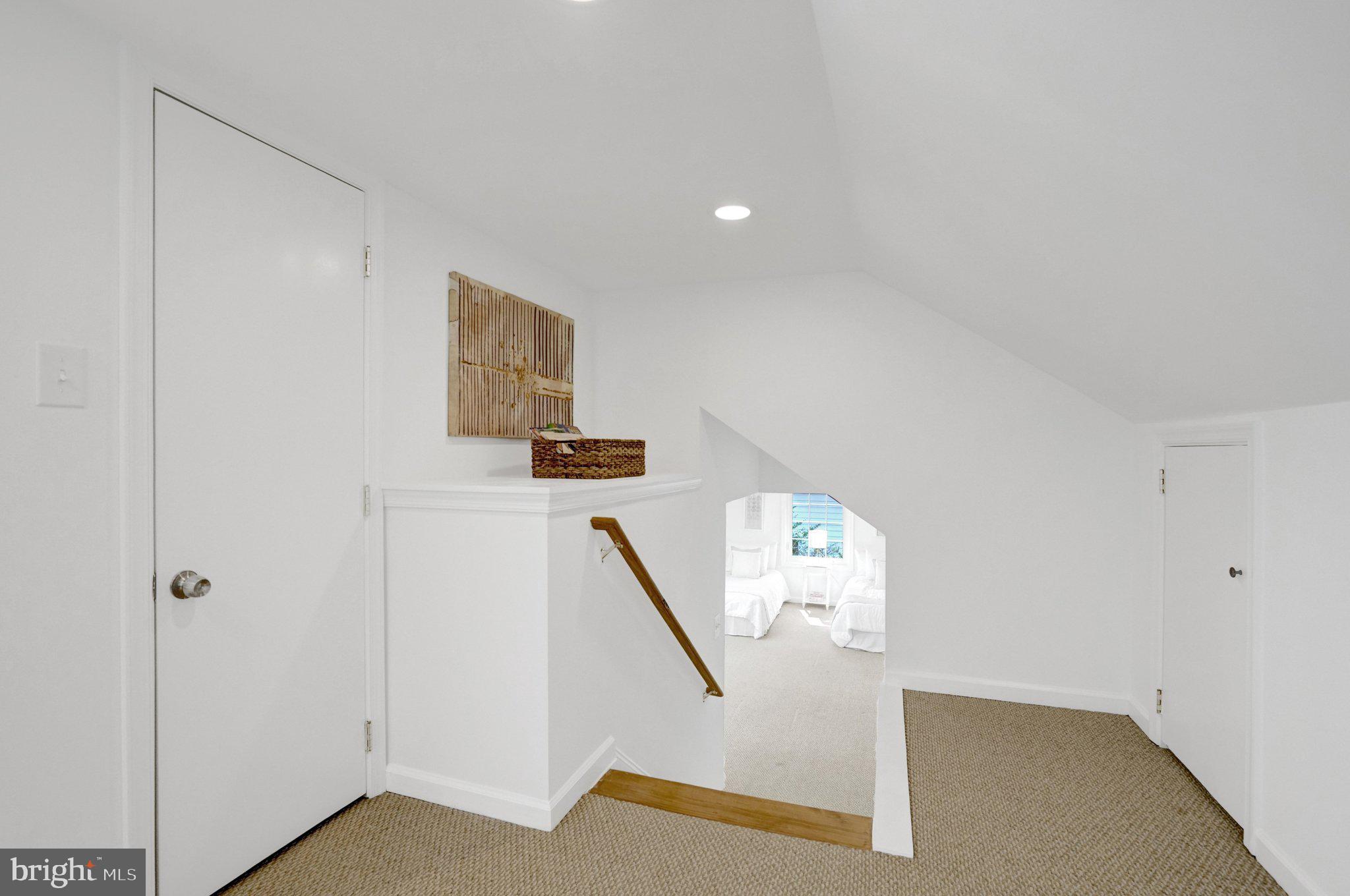 WAYNEWOOD - Residential