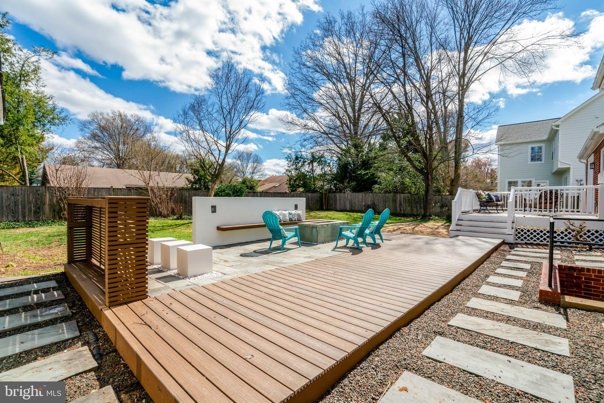 WAYNEWOOD - Residential