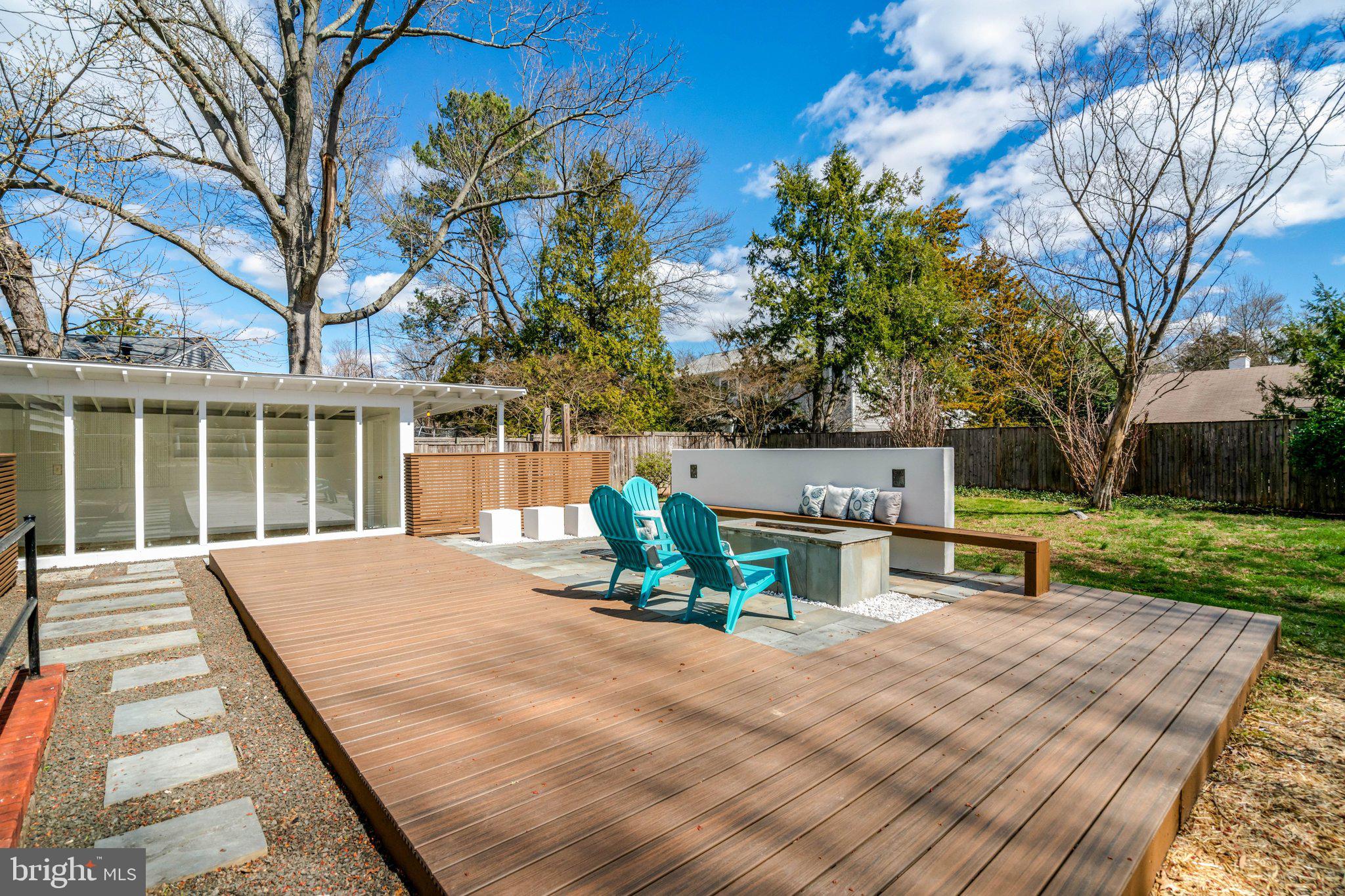 WAYNEWOOD - Residential