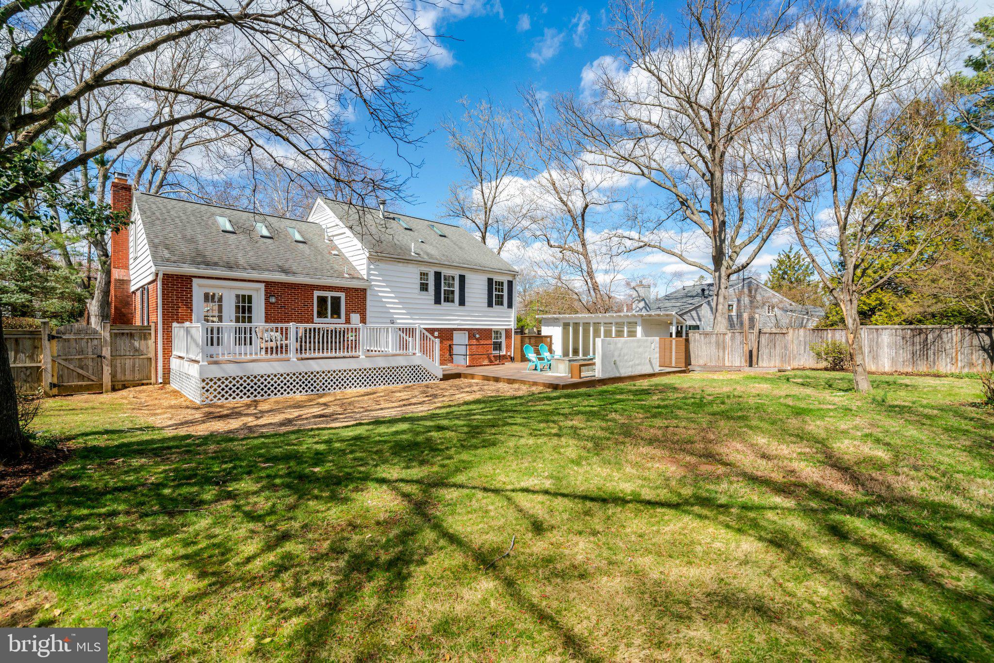 WAYNEWOOD - Residential